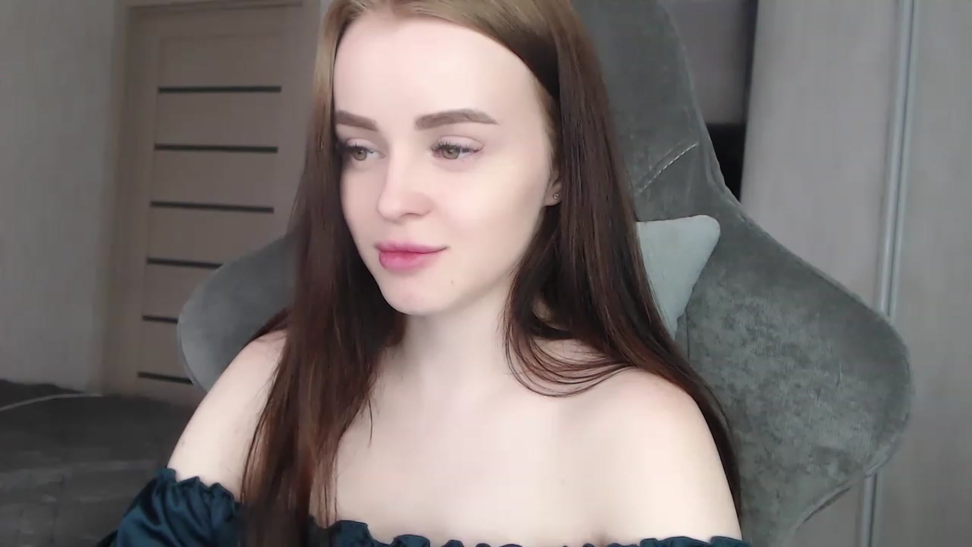 Gallery image thumbnail from BitsyMia's myfreecams stream on, 05/03/2023, 06:56 image 14 of 20