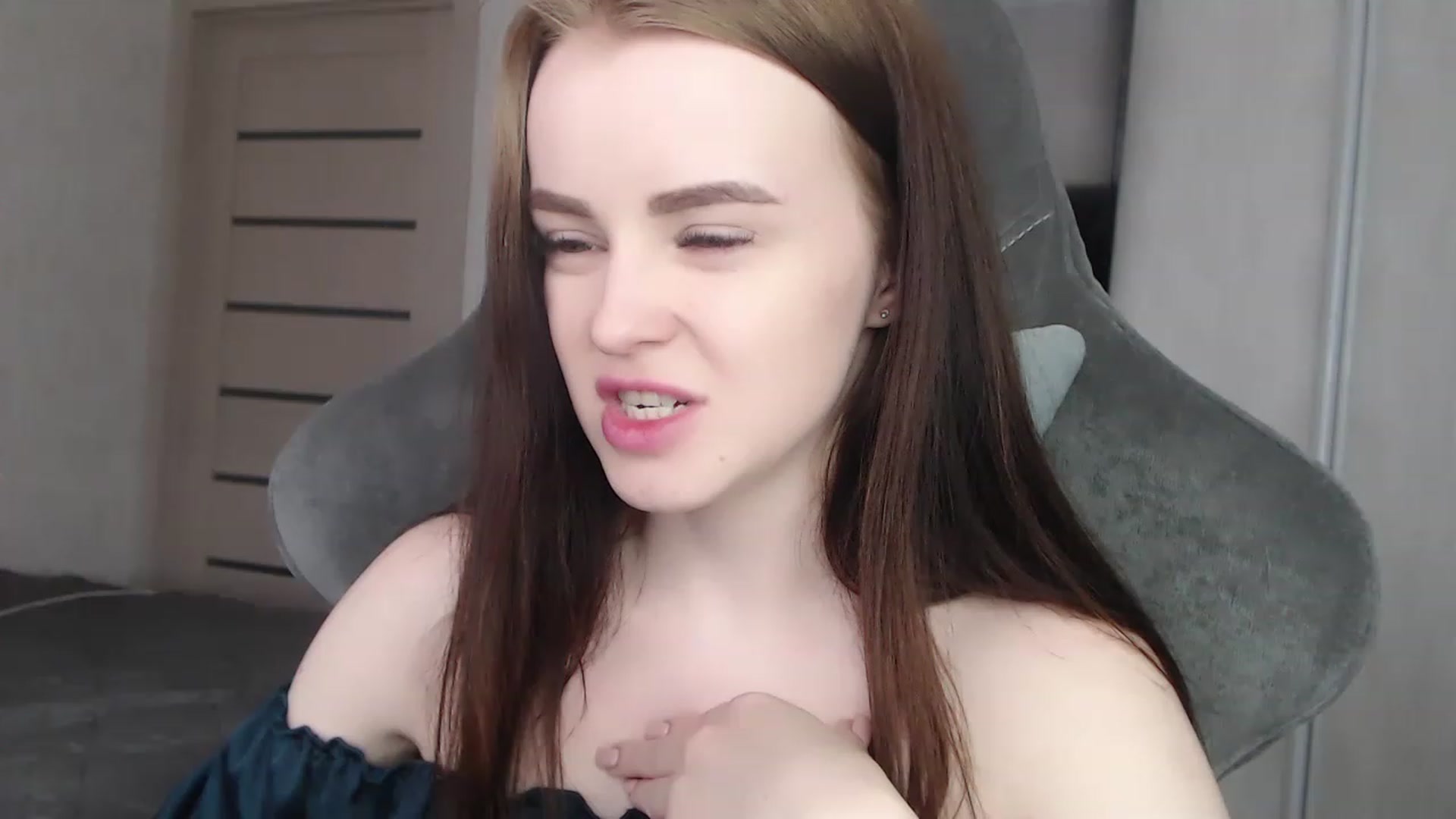 Gallery image thumbnail from BitsyMia's myfreecams stream on, 05/03/2023, 06:56 image 8 of 20