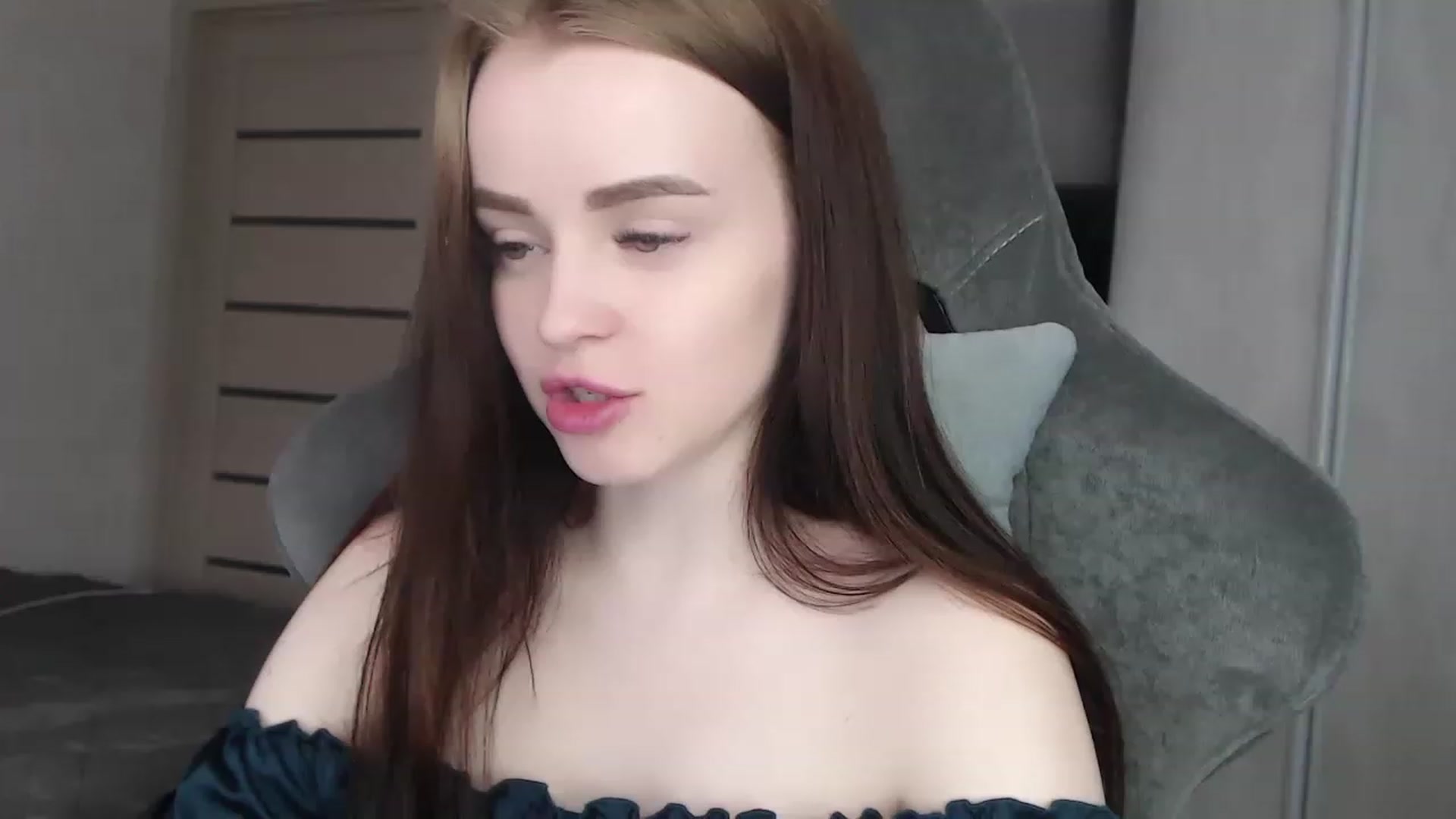 Gallery image thumbnail from BitsyMia's myfreecams stream on, 05/03/2023, 06:56 image 16 of 20