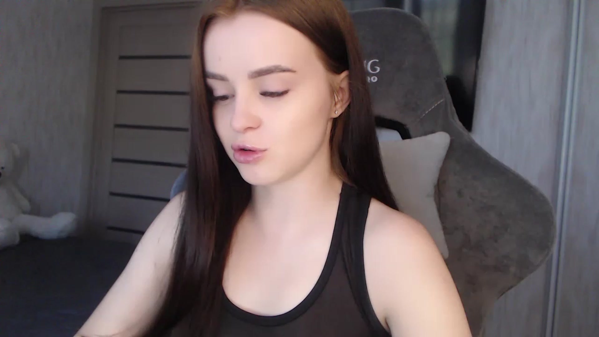 Gallery image thumbnail from BitsyMia's myfreecams stream on, 06/19/2023, 03:45 image 10 of 20