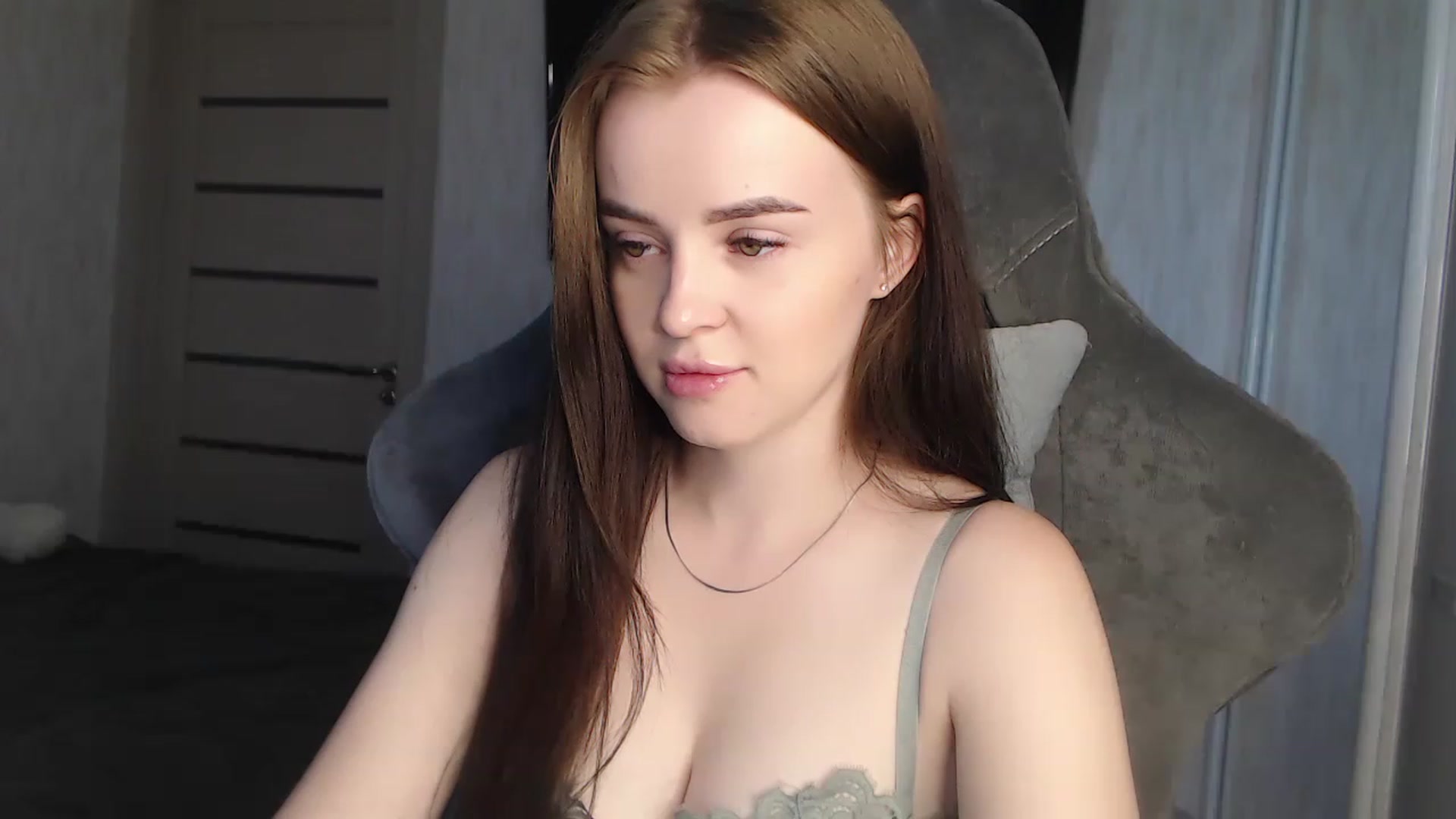 Gallery image thumbnail from BitsyMia's myfreecams stream on, 08/01/2023, 06:05 image 3 of 20