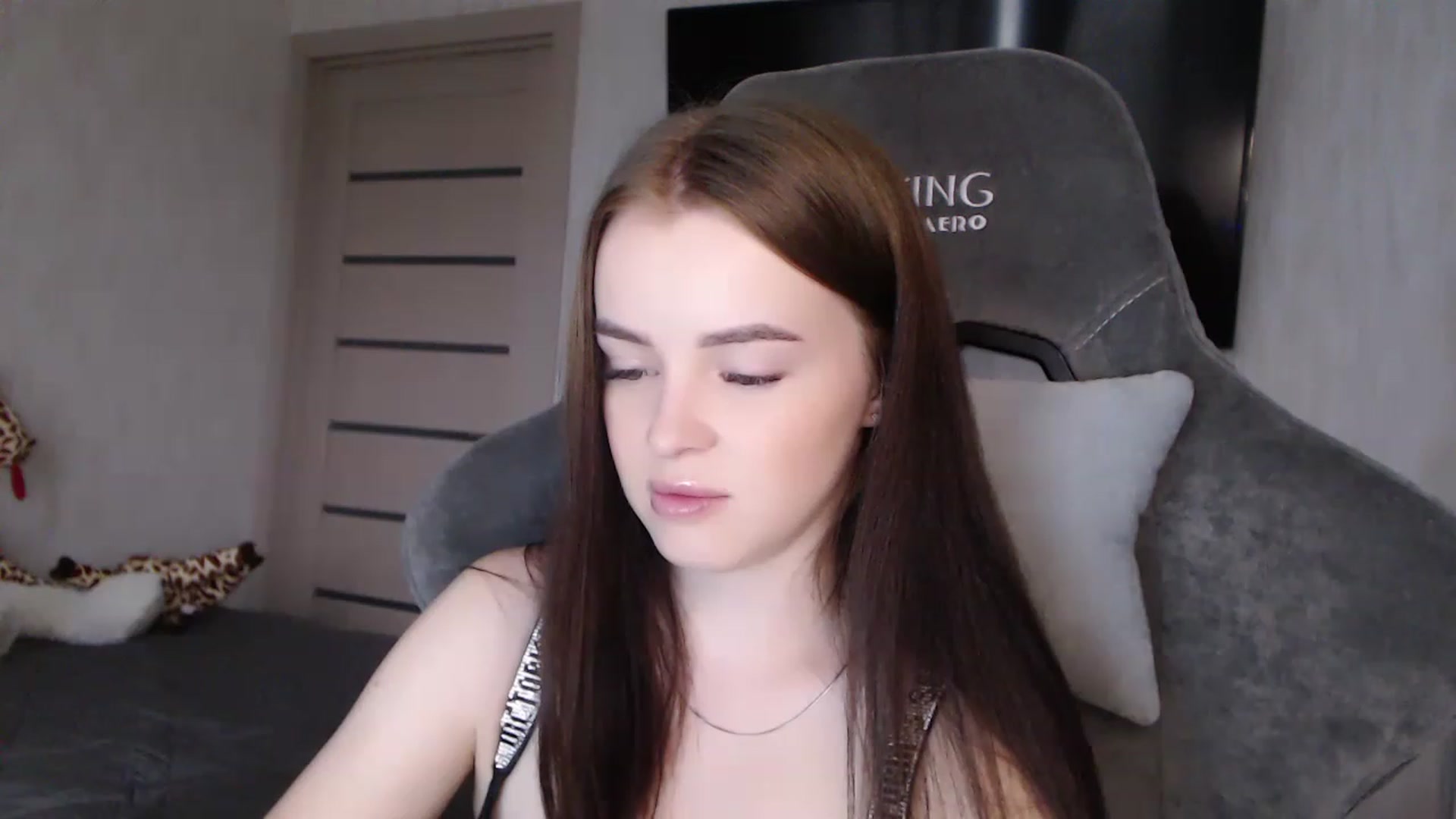 Gallery image thumbnail from BitsyMia's myfreecams stream on, 08/04/2023, 05:20 image 9 of 20