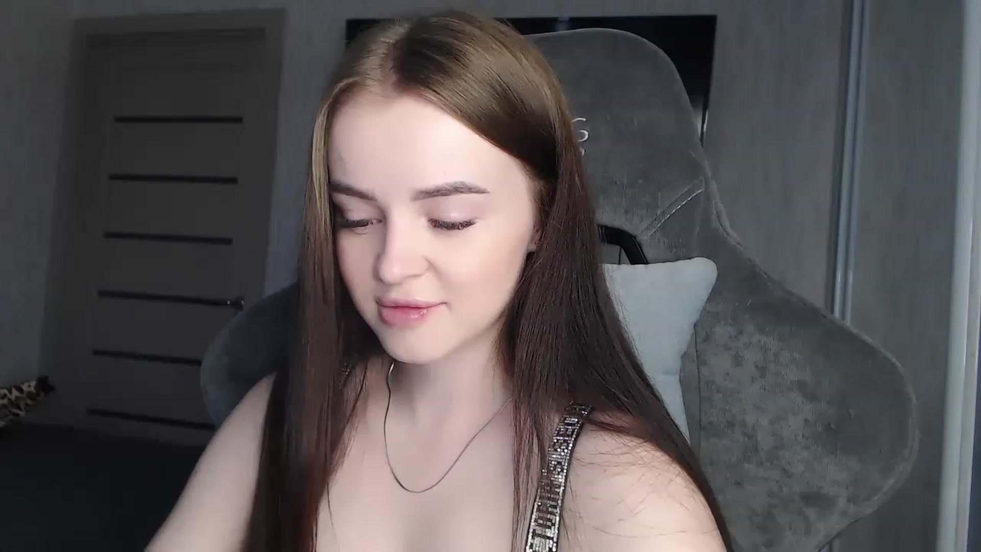Gallery image thumbnail from BitsyMia's myfreecams stream on, 08/04/2023, 05:20 image 2 of 20