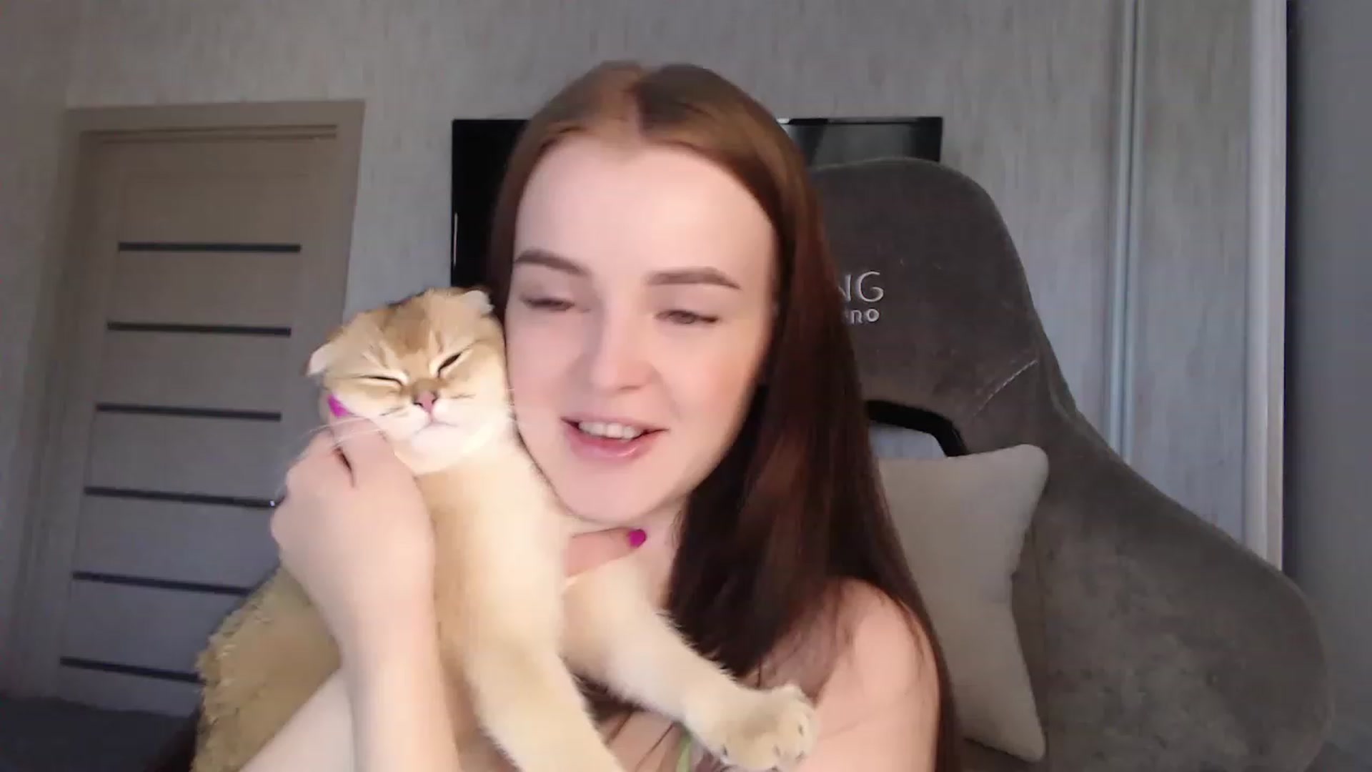 Gallery image thumbnail from BitsyMia's myfreecams stream on, 08/09/2023, 05:07 image 8 of 20