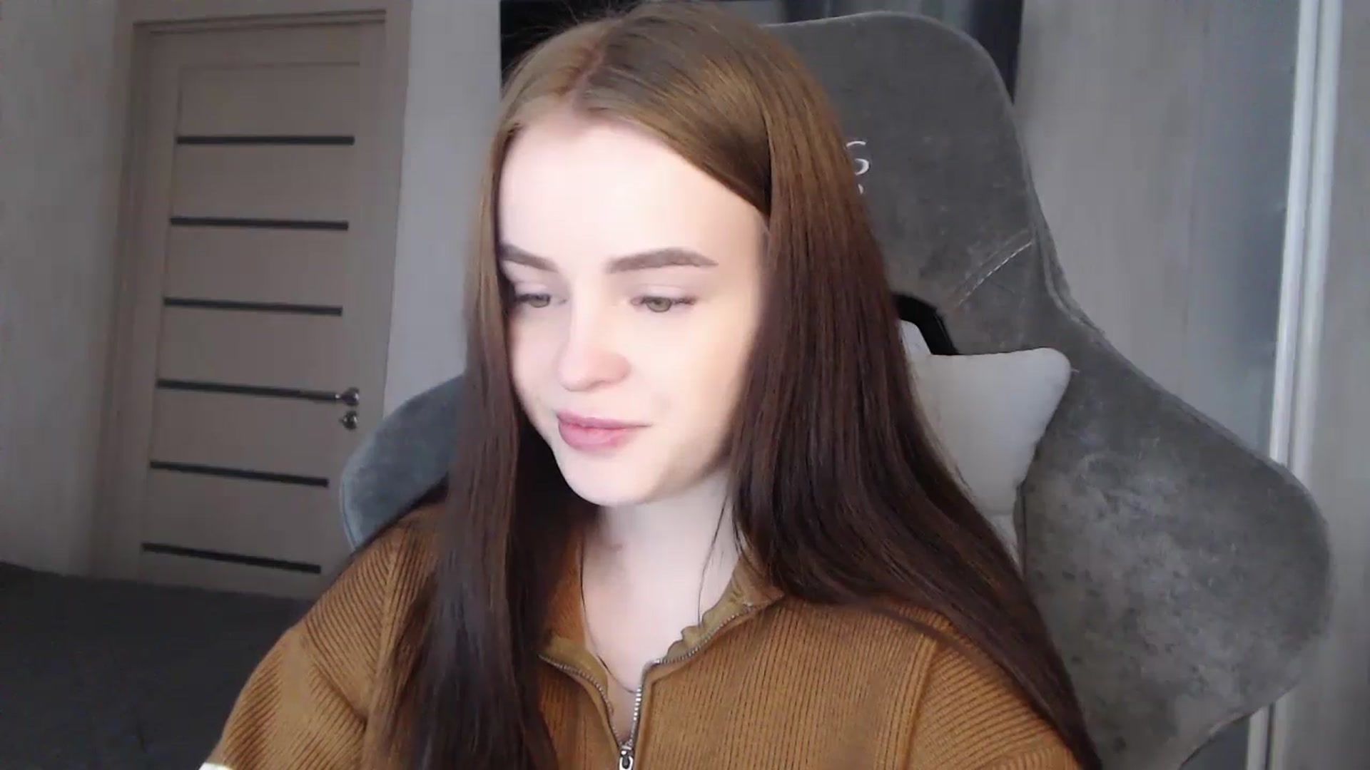 Gallery image thumbnail from BitsyMia's myfreecams stream on, 08/15/2023, 04:39 image 15 of 20