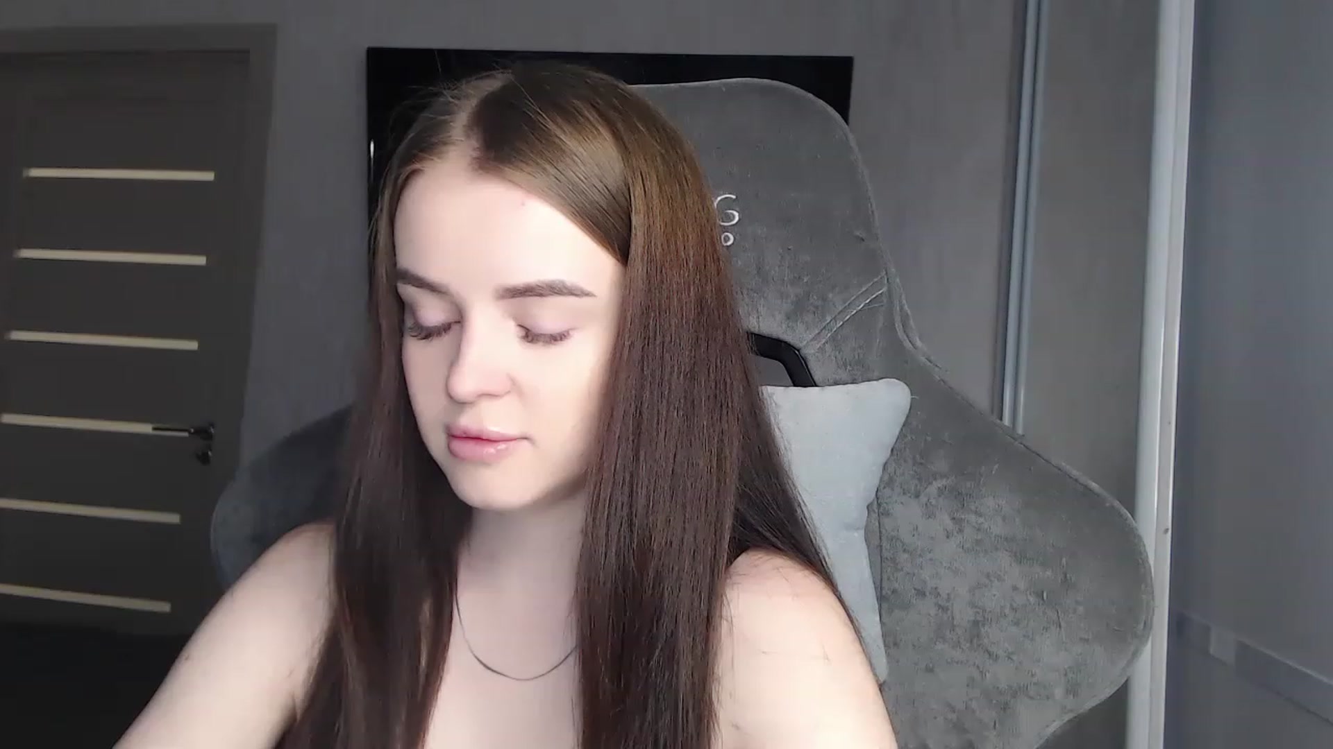 Gallery image thumbnail from BitsyMia's myfreecams stream on, 08/16/2023, 04:50 image 5 of 20