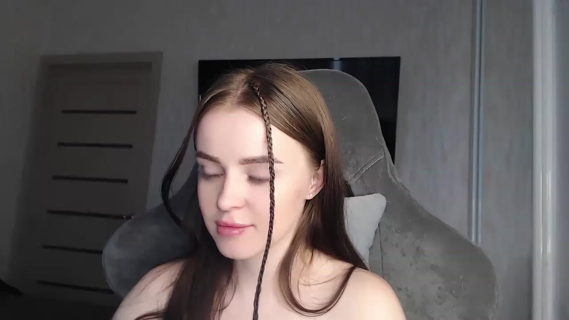 Gallery image thumbnail from BitsyMia's myfreecams stream on, 08/26/2023, 06:05 image 9 of 20