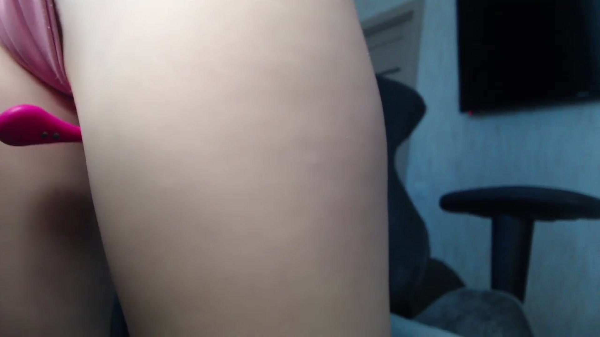 Gallery image thumbnail from BitsyMia's myfreecams stream on, 08/29/2023, 05:25 image 9 of 20