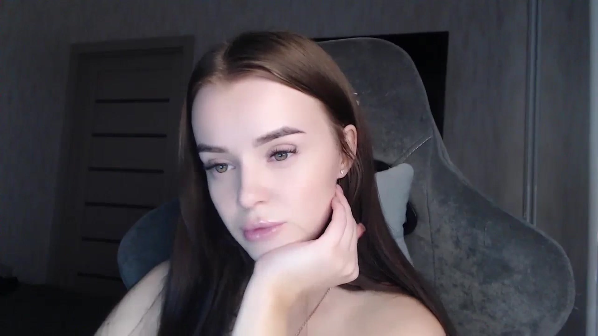 Gallery image thumbnail from BitsyMia's myfreecams stream on, 10/21/2023, 06:03 image 16 of 20
