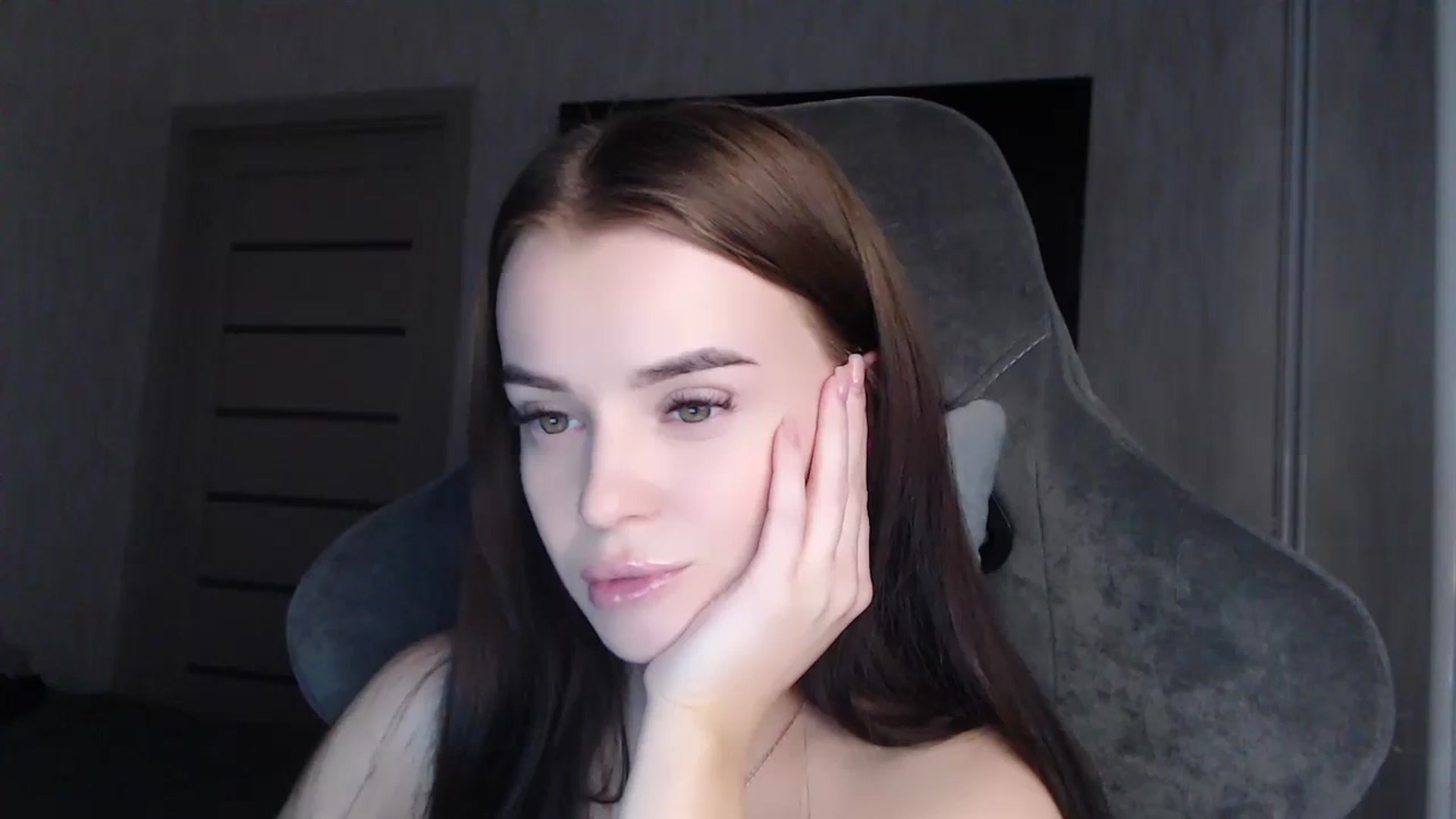 Gallery image thumbnail from BitsyMia's myfreecams stream on, 10/21/2023, 06:03 image 18 of 20