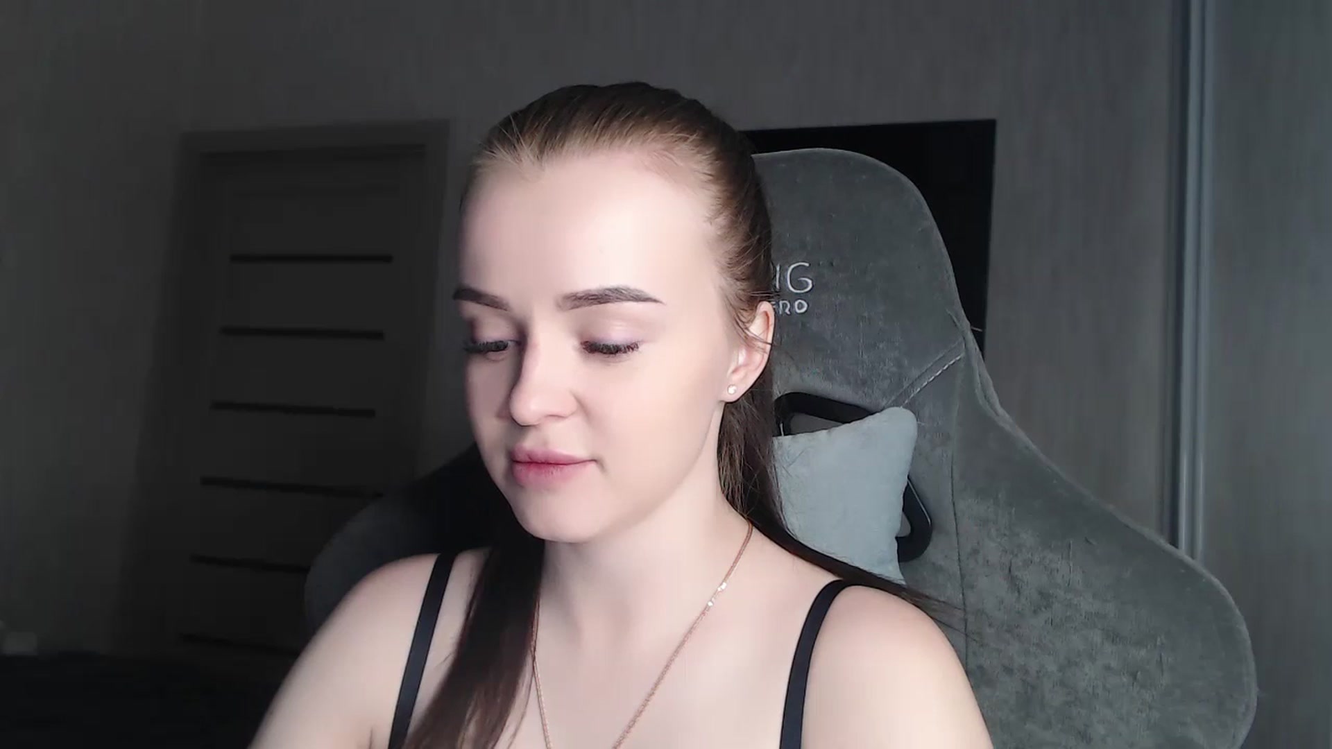 Gallery image thumbnail from BitsyMia's myfreecams stream on, 10/30/2023, 05:03 image 12 of 20