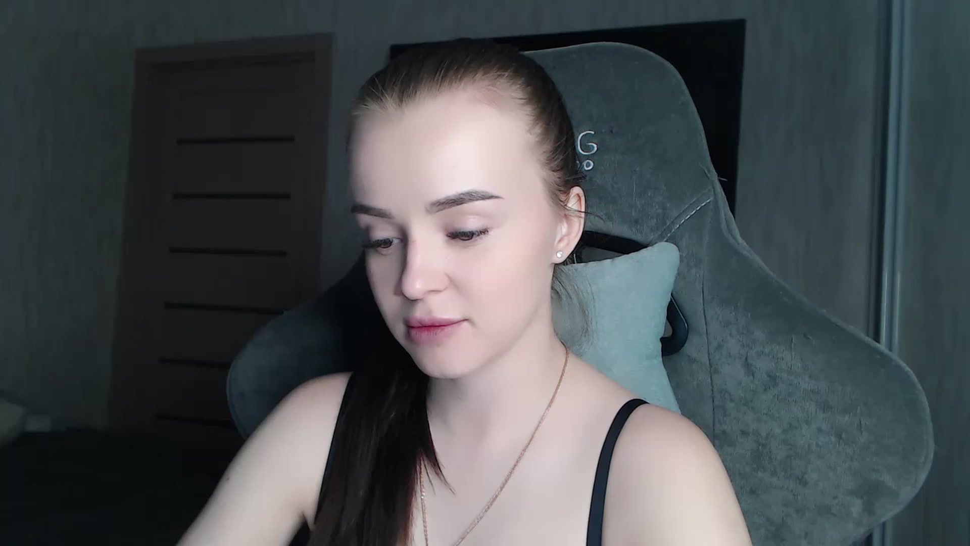 Gallery image thumbnail from BitsyMia's myfreecams stream on, 10/30/2023, 05:03 image 17 of 20