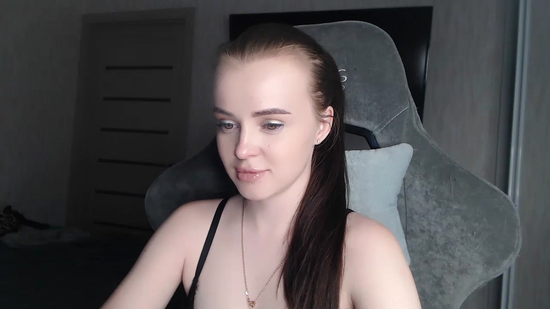 Gallery image thumbnail from BitsyMia's myfreecams stream on, 12/02/2023, 07:13 image 9 of 20