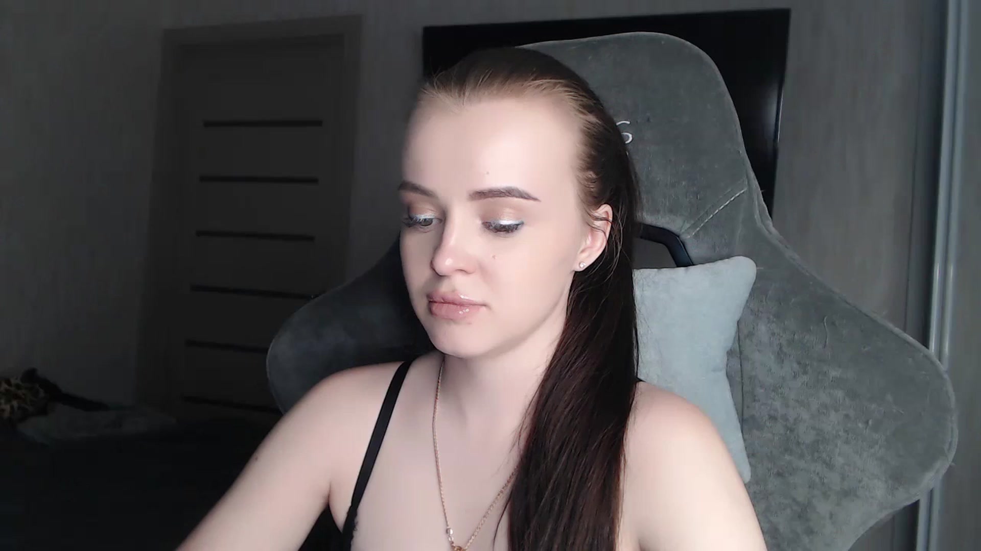 Gallery image thumbnail from BitsyMia's myfreecams stream on, 12/02/2023, 07:13 image 18 of 20