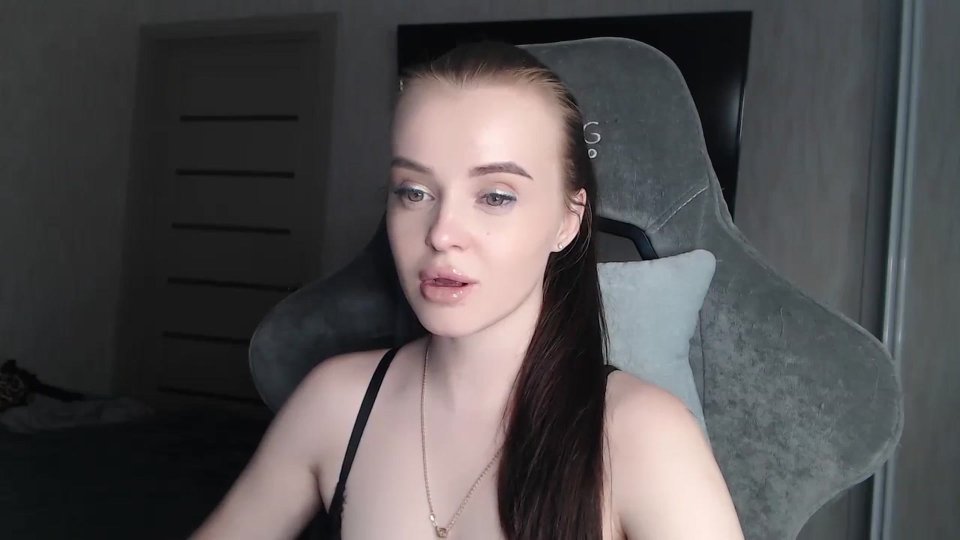 Gallery image thumbnail from BitsyMia's myfreecams stream on, 12/02/2023, 07:13 image 4 of 20