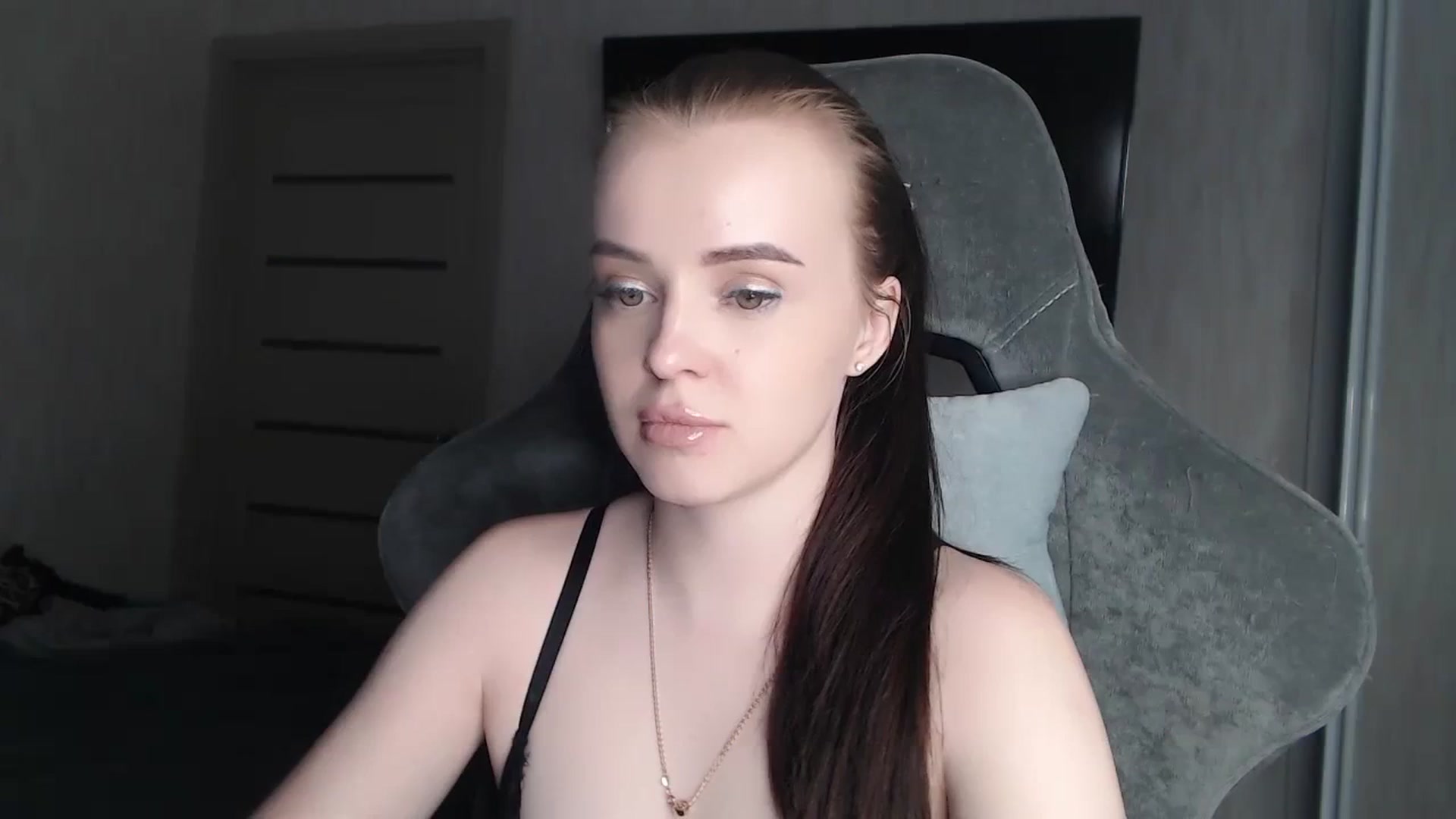 Gallery image thumbnail from BitsyMia's myfreecams stream on, 12/02/2023, 07:13 image 1 of 20