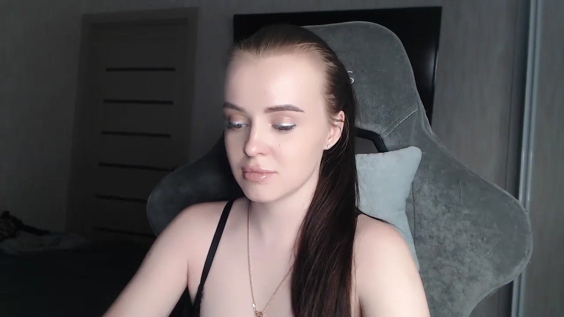 Gallery image thumbnail from BitsyMia's myfreecams stream on, 12/02/2023, 07:13 image 2 of 20