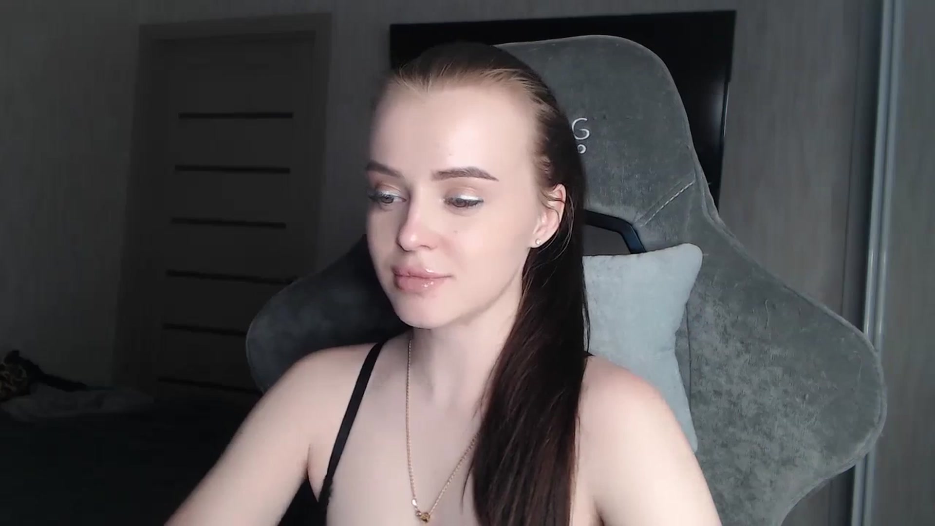 Gallery image thumbnail from BitsyMia's myfreecams stream on, 12/02/2023, 07:13 image 10 of 20