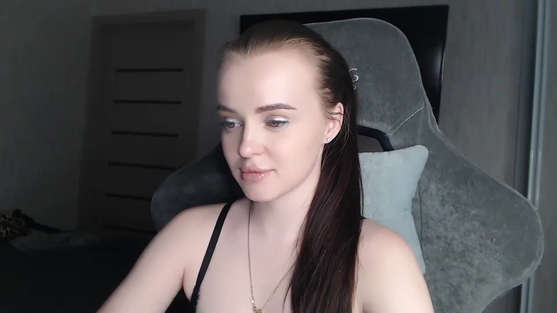 Gallery image thumbnail from BitsyMia's myfreecams stream on, 12/02/2023, 07:13 image 16 of 20