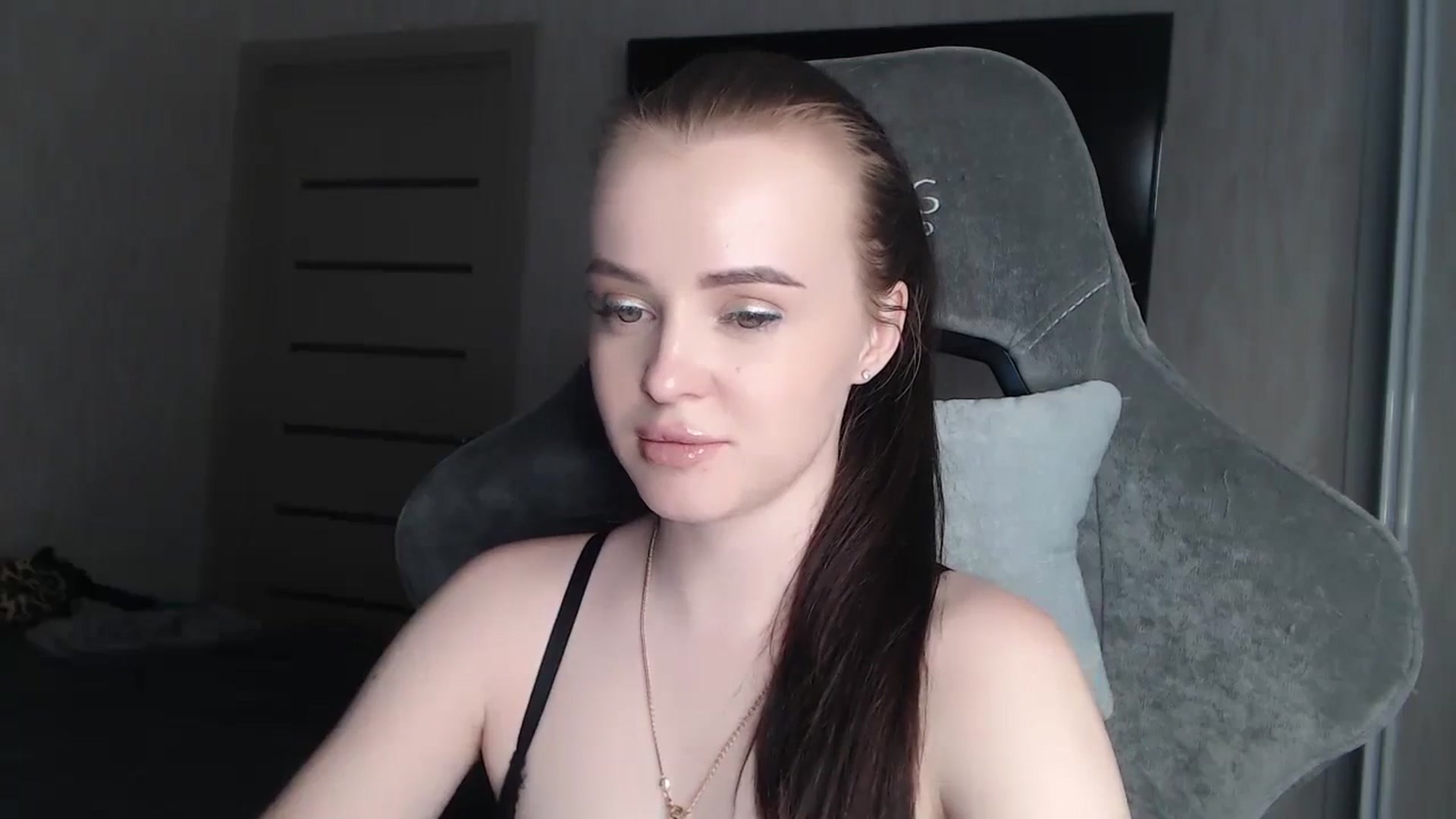 Gallery image thumbnail from BitsyMia's myfreecams stream on, 12/02/2023, 07:13 image 17 of 20