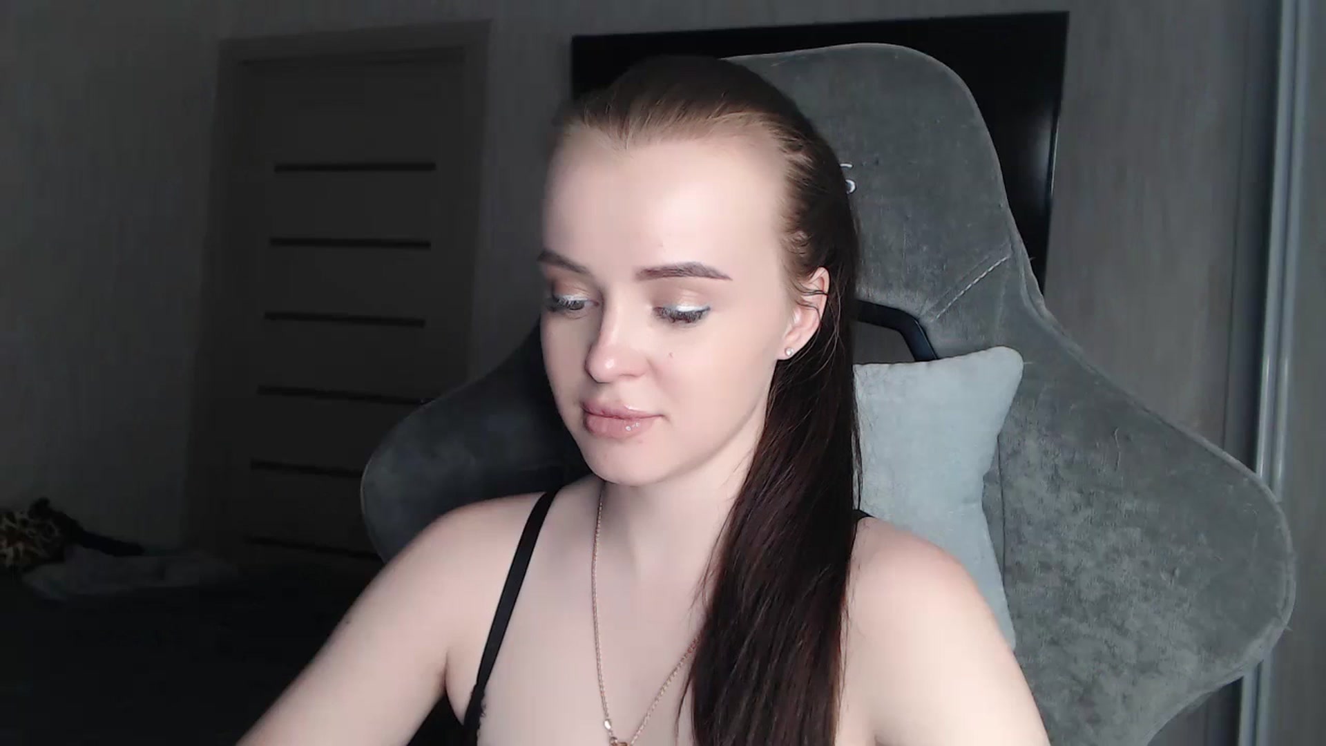 Gallery image thumbnail from BitsyMia's myfreecams stream on, 12/02/2023, 07:13 image 15 of 20