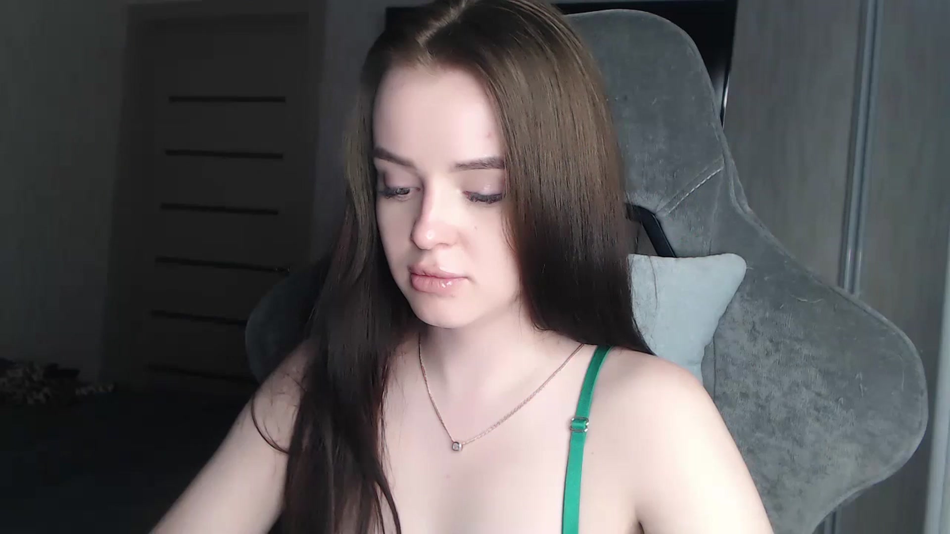 Gallery image thumbnail from BitsyMia's myfreecams stream on, 12/04/2023, 06:31 image 14 of 20
