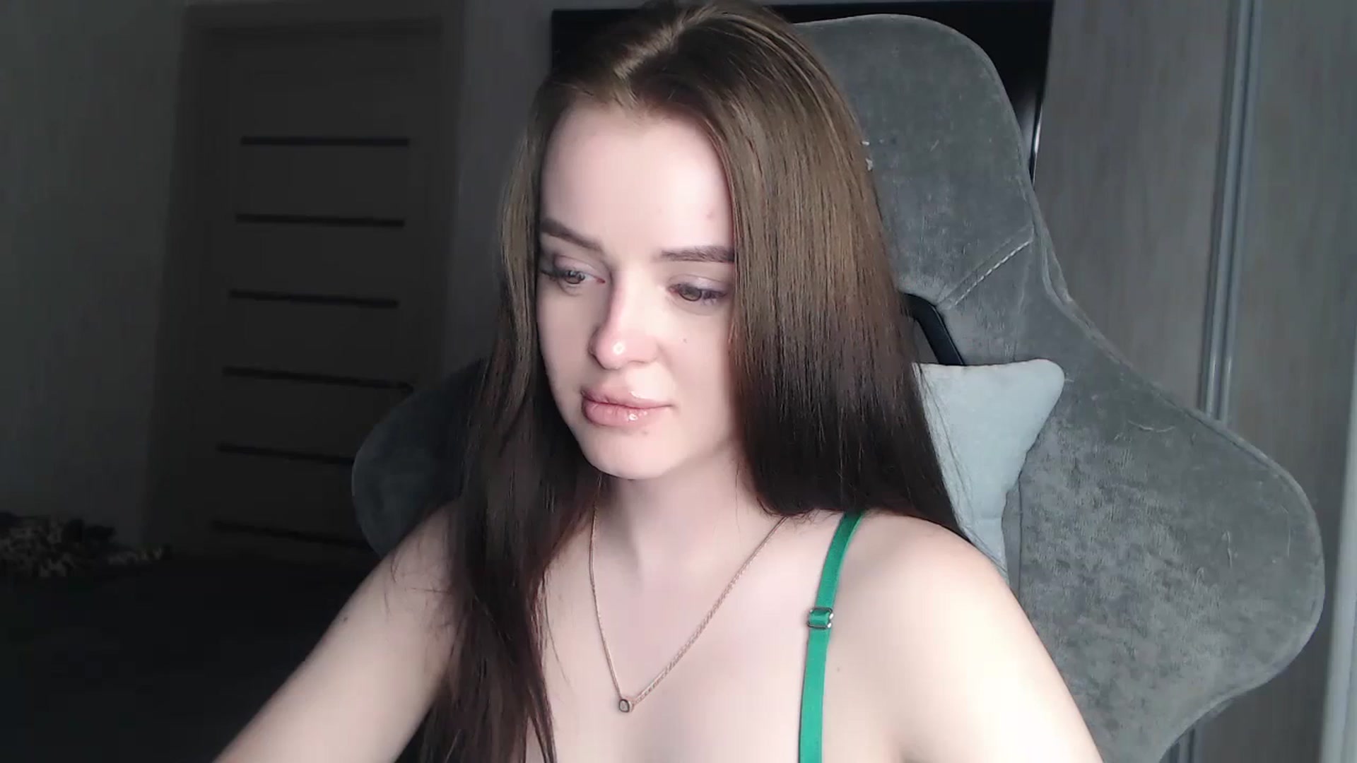 Gallery image thumbnail from BitsyMia's myfreecams stream on, 12/04/2023, 06:31 image 15 of 20