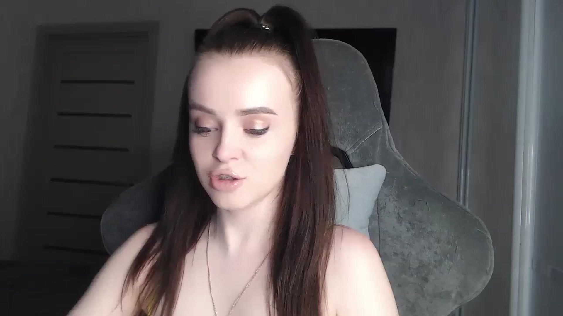 Gallery image thumbnail from BitsyMia's myfreecams stream on, 12/07/2023, 06:02 image 3 of 20