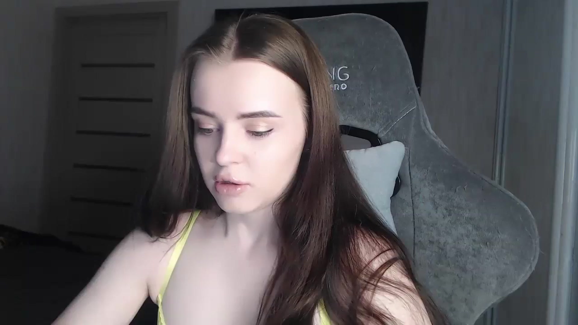 Gallery image thumbnail from BitsyMia's myfreecams stream on, 12/11/2023, 05:15 image 2 of 20