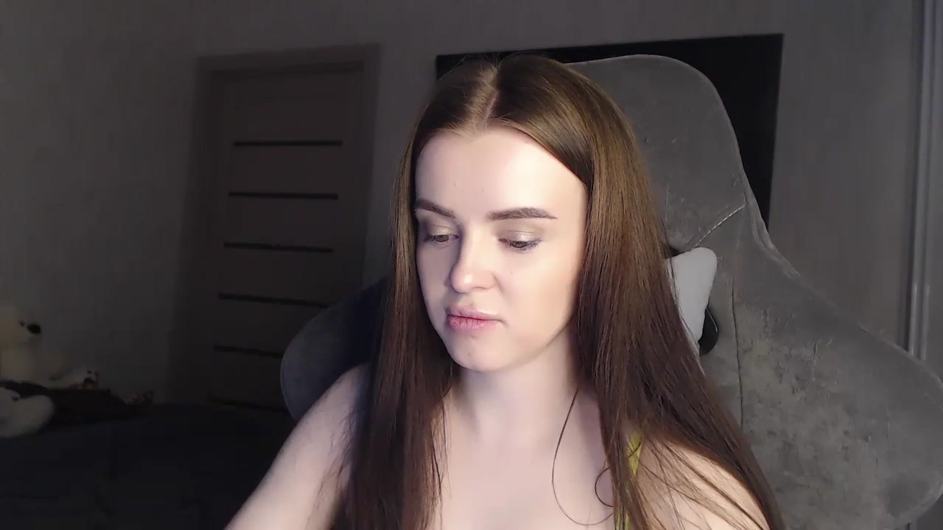 Gallery image thumbnail from BitsyMia's myfreecams stream on, 12/18/2023, 06:02 image 18 of 20