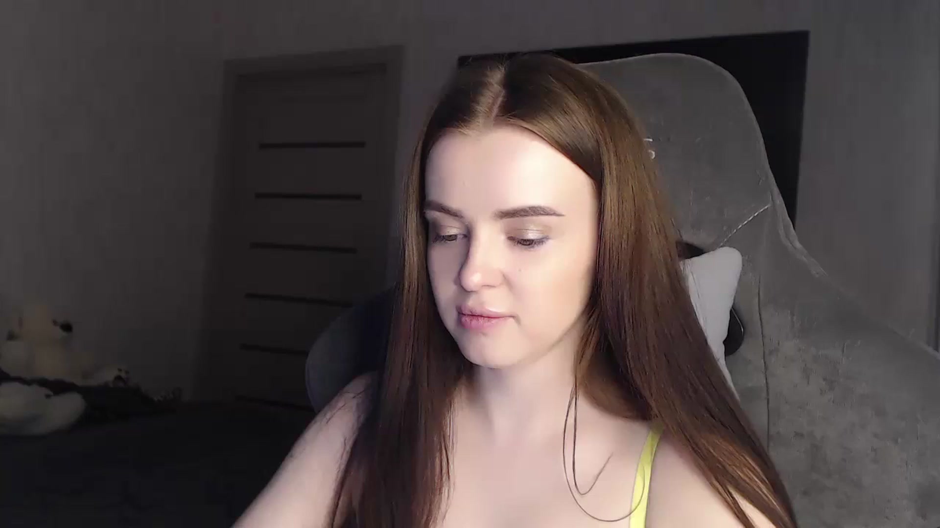 Gallery image thumbnail from BitsyMia's myfreecams stream on, 12/18/2023, 06:02 image 15 of 20