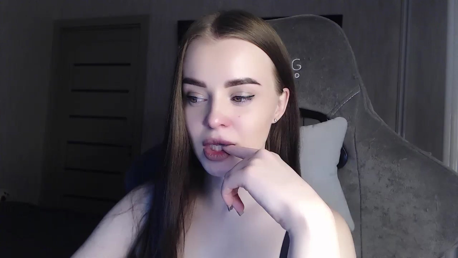 Gallery image thumbnail from BitsyMia's myfreecams stream on, 12/23/2023, 05:14 image 17 of 20