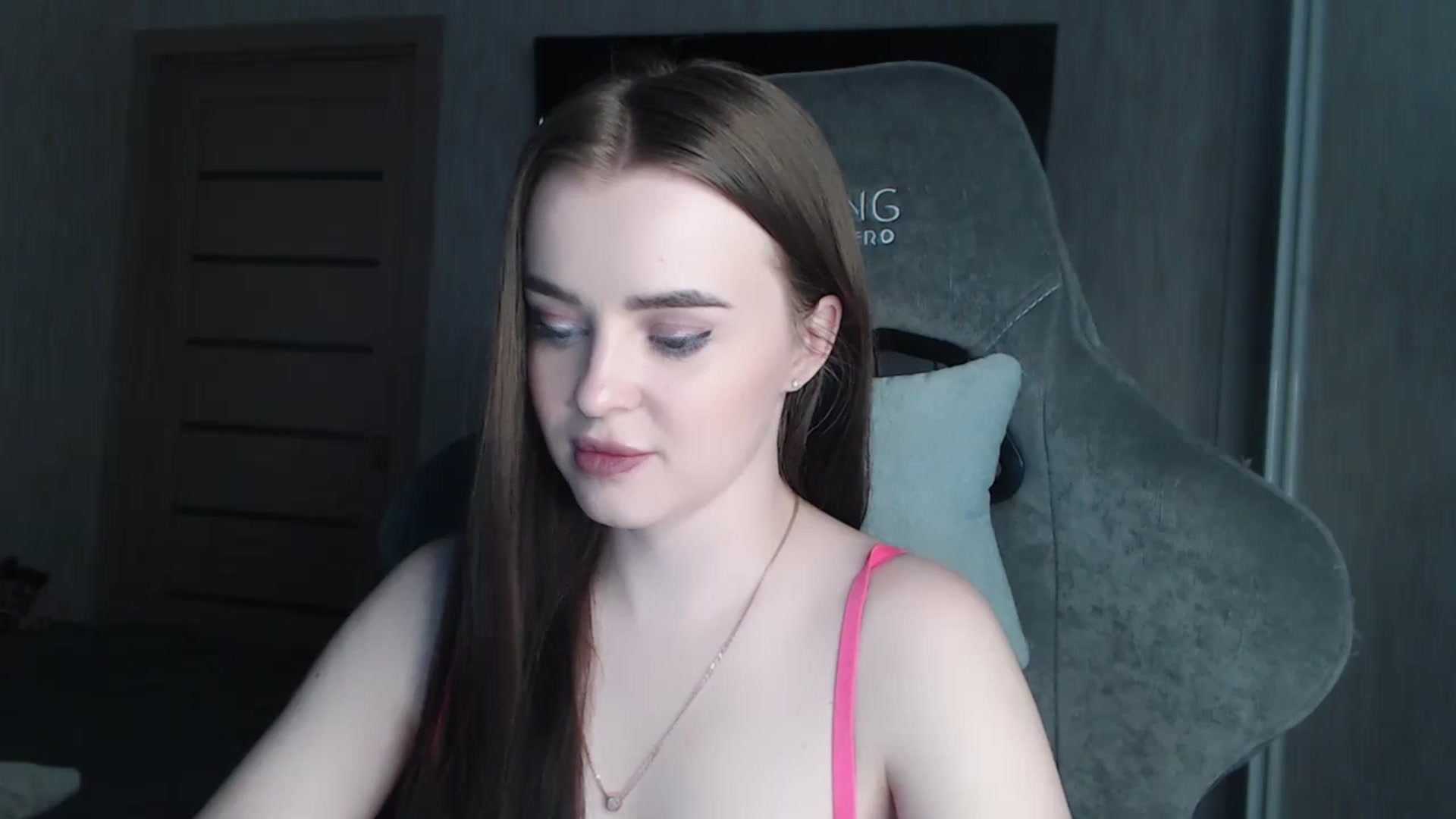 Gallery image thumbnail from BitsyMia's myfreecams stream on, 12/28/2023, 07:04 image 2 of 20