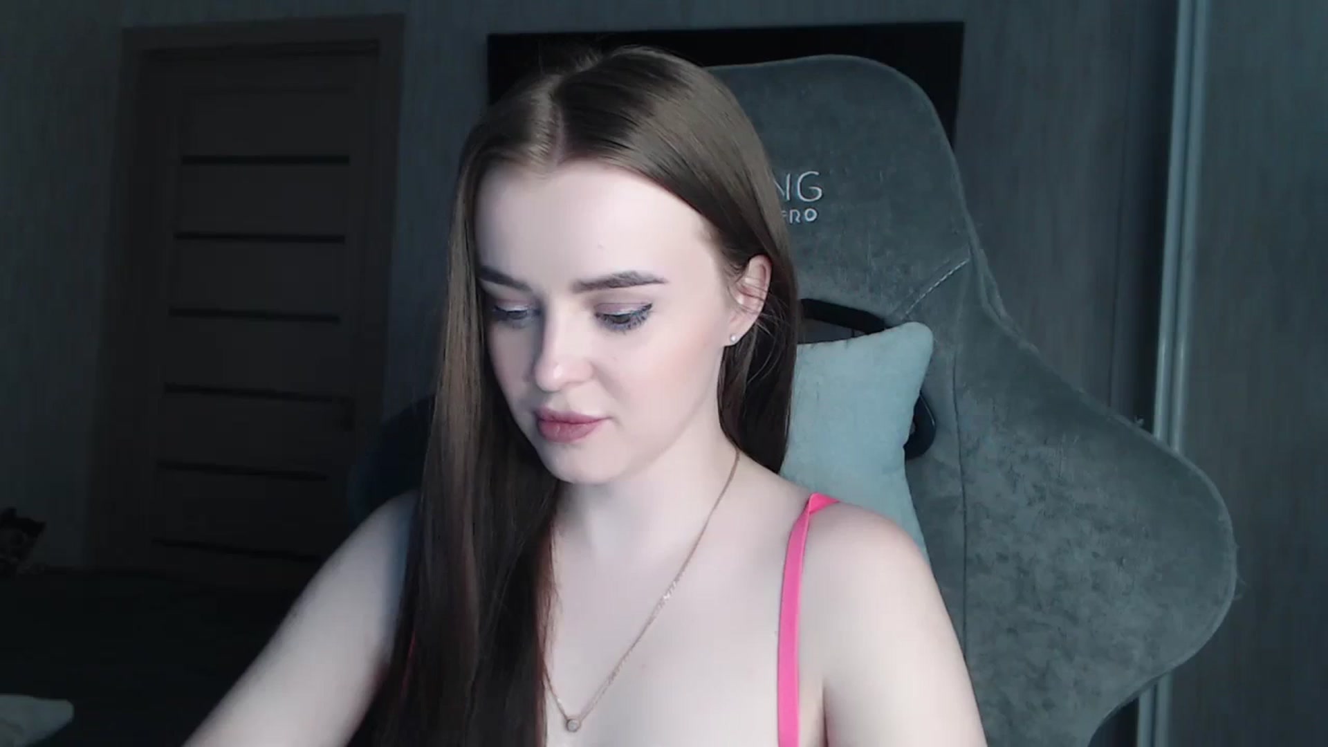 Gallery image thumbnail from BitsyMia's myfreecams stream on, 12/28/2023, 07:04 image 3 of 20