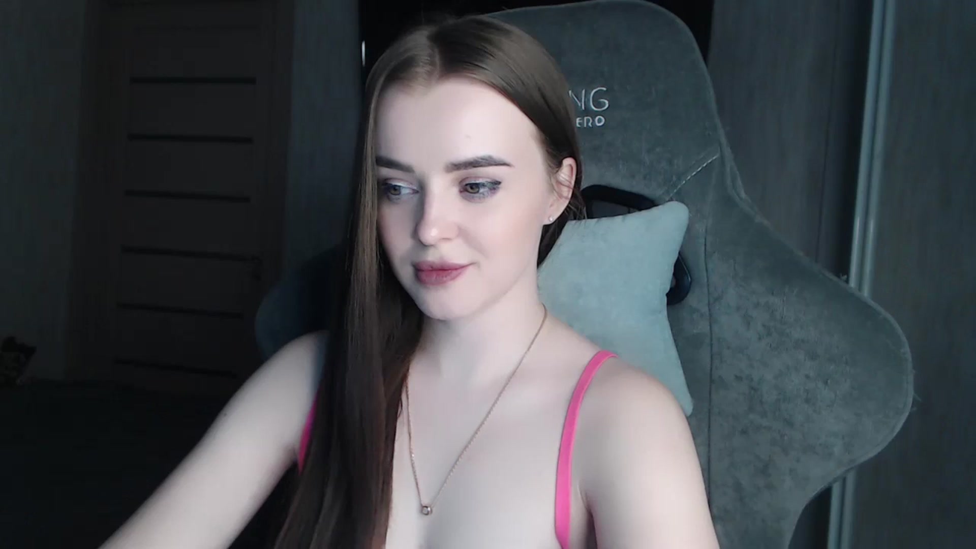 Gallery image thumbnail from BitsyMia's myfreecams stream on, 12/28/2023, 07:04 image 14 of 20