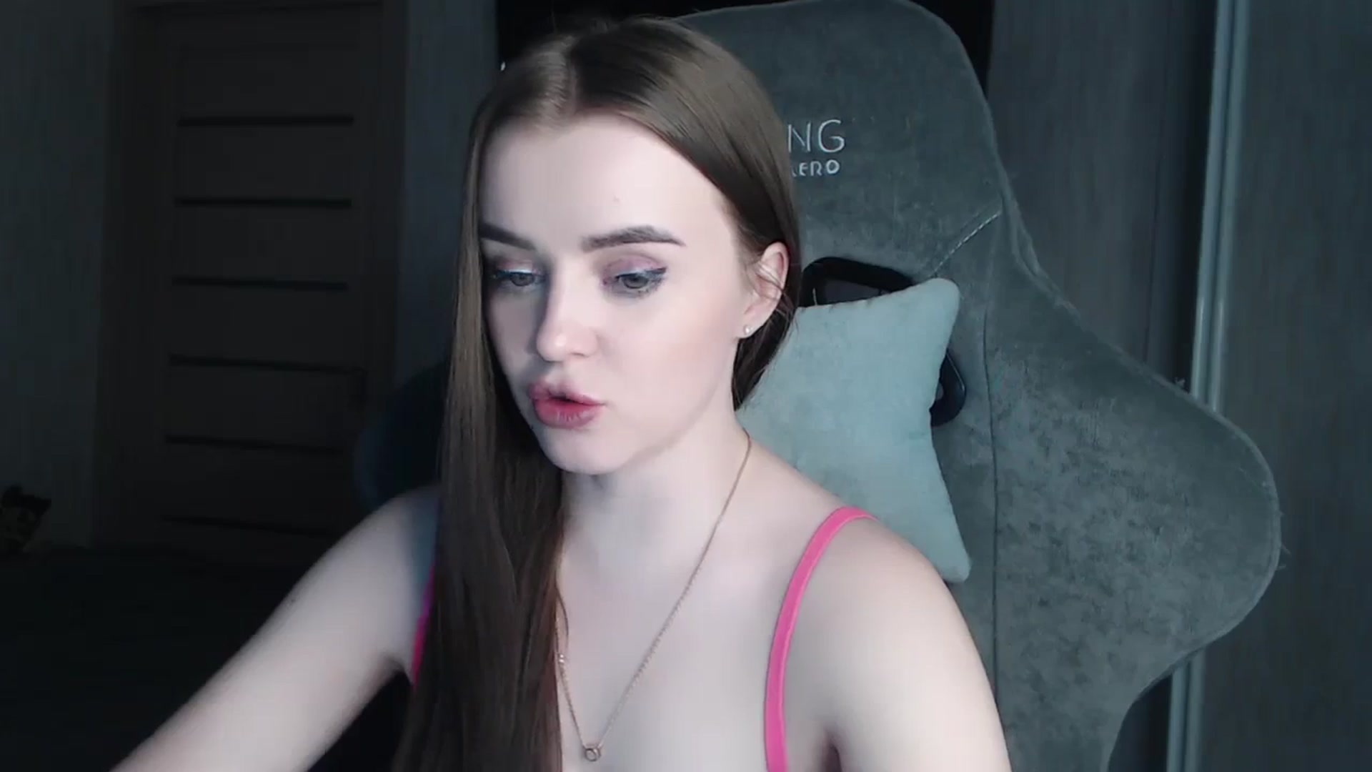 Gallery image thumbnail from BitsyMia's myfreecams stream on, 12/28/2023, 07:04 image 18 of 20