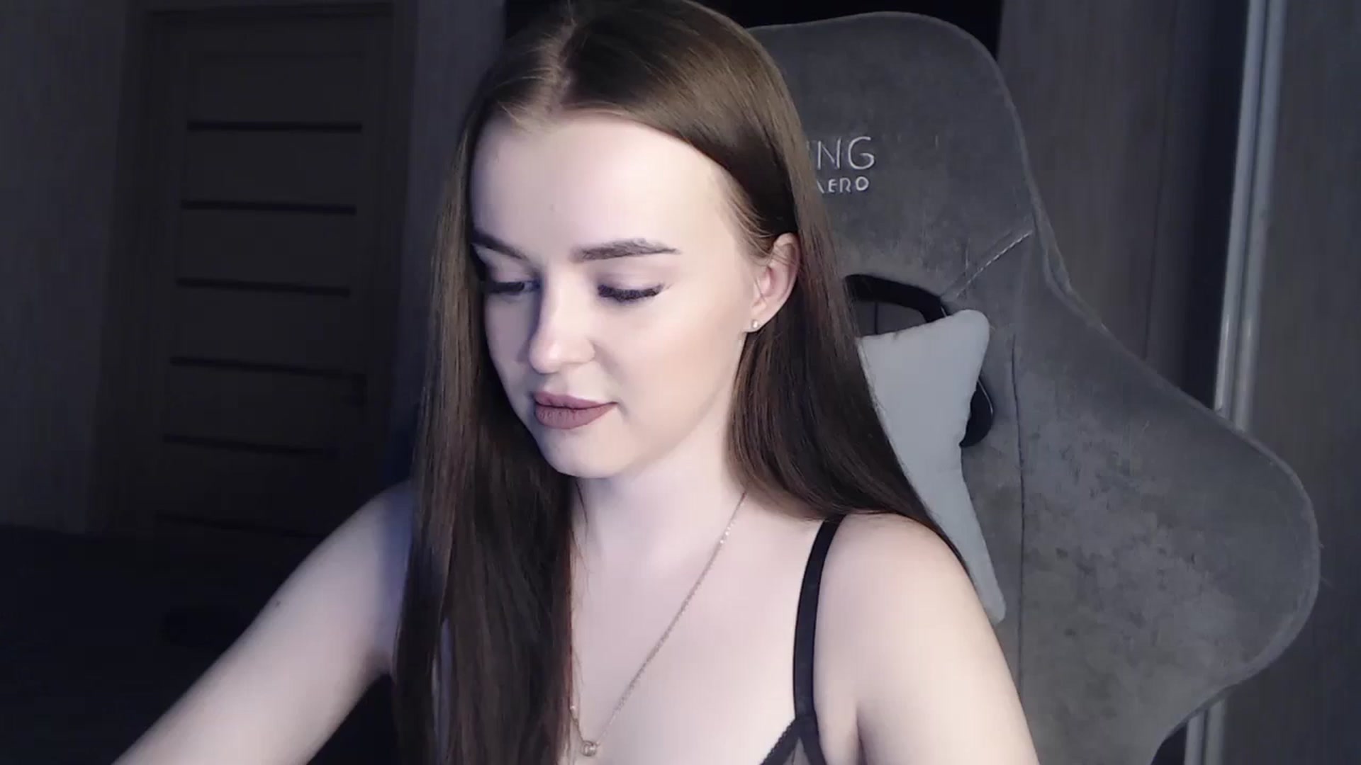 Gallery image thumbnail from BitsyMia's myfreecams stream on, 01/03/2024, 06:02 image 2 of 20