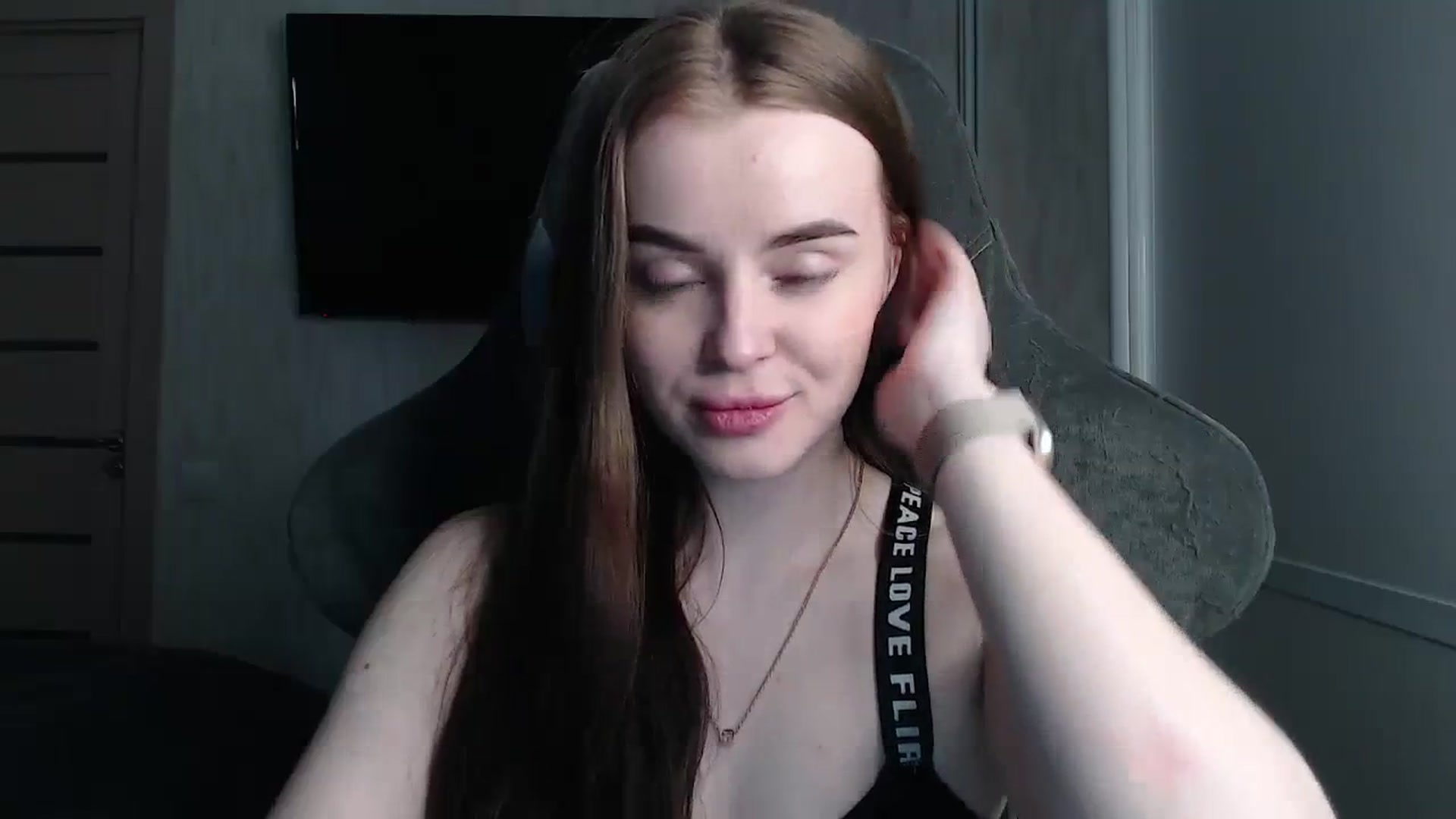 Gallery image thumbnail from BitsyMia's myfreecams stream on, 03/11/2024, 06:25 image 17 of 20