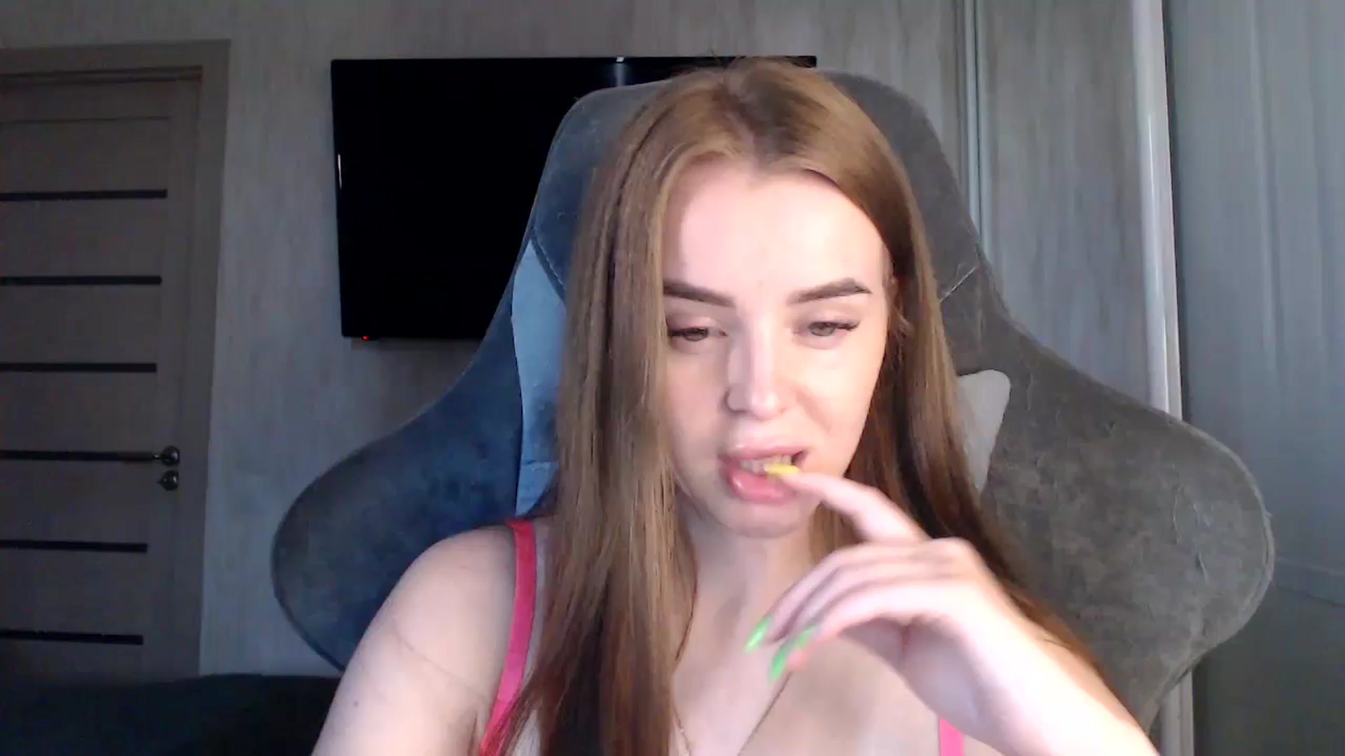 Gallery image thumbnail from BitsyMia's myfreecams stream on, 08/06/2024, 05:22 image 1 of 20