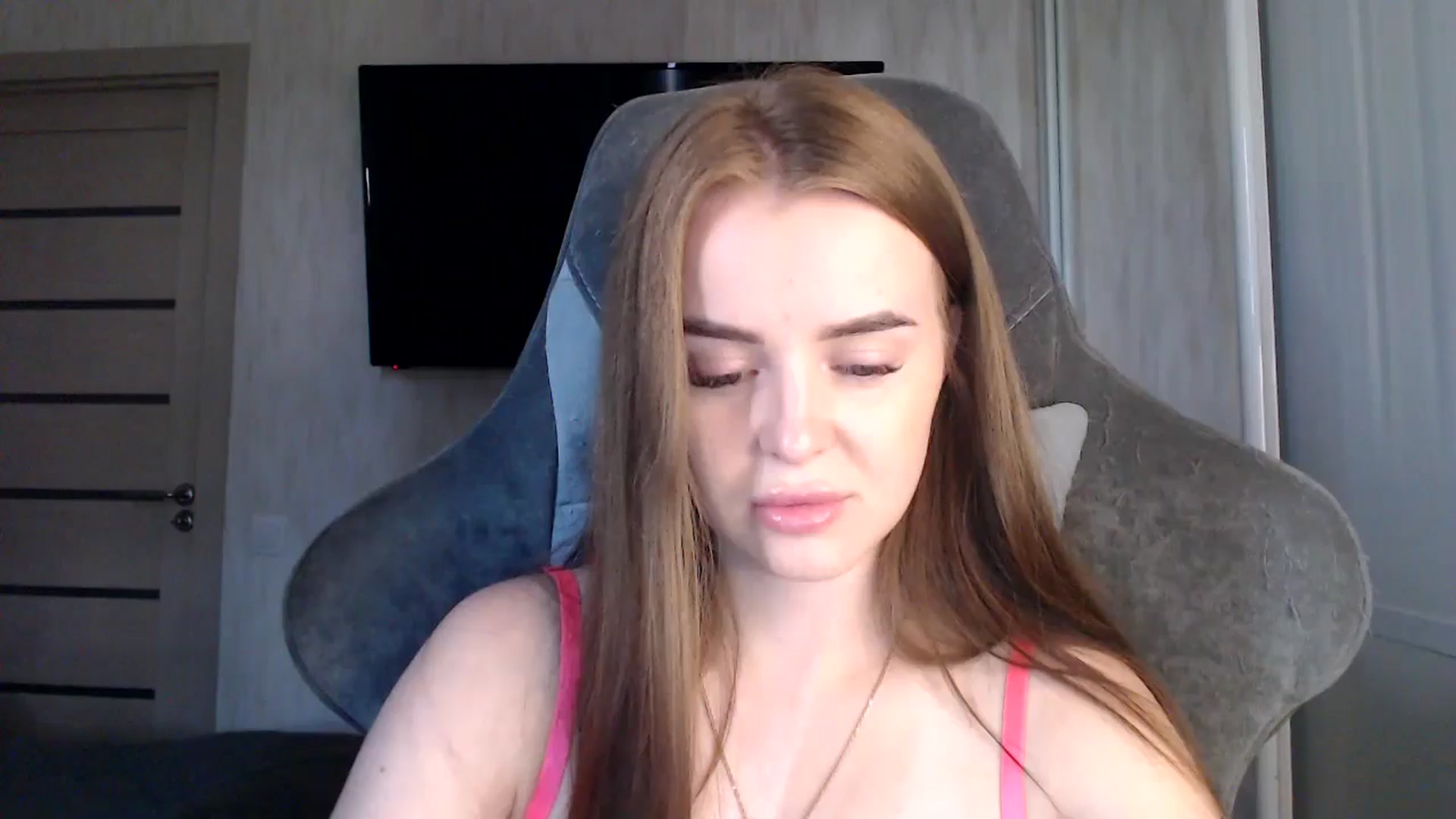 Gallery image thumbnail from BitsyMia's myfreecams stream on, 08/06/2024, 05:22 image 7 of 20