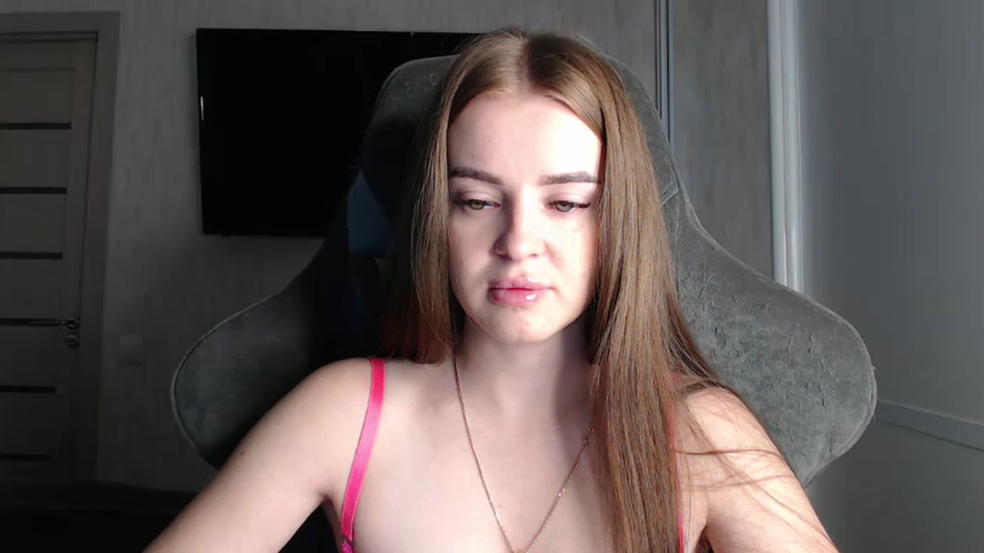 Gallery image thumbnail from BitsyMia's myfreecams stream on, 08/12/2024, 04:57 image 2 of 20