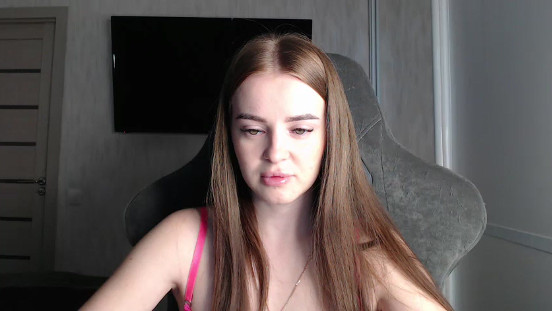 Gallery image thumbnail from BitsyMia's myfreecams stream on, 08/12/2024, 04:57 image 1 of 20
