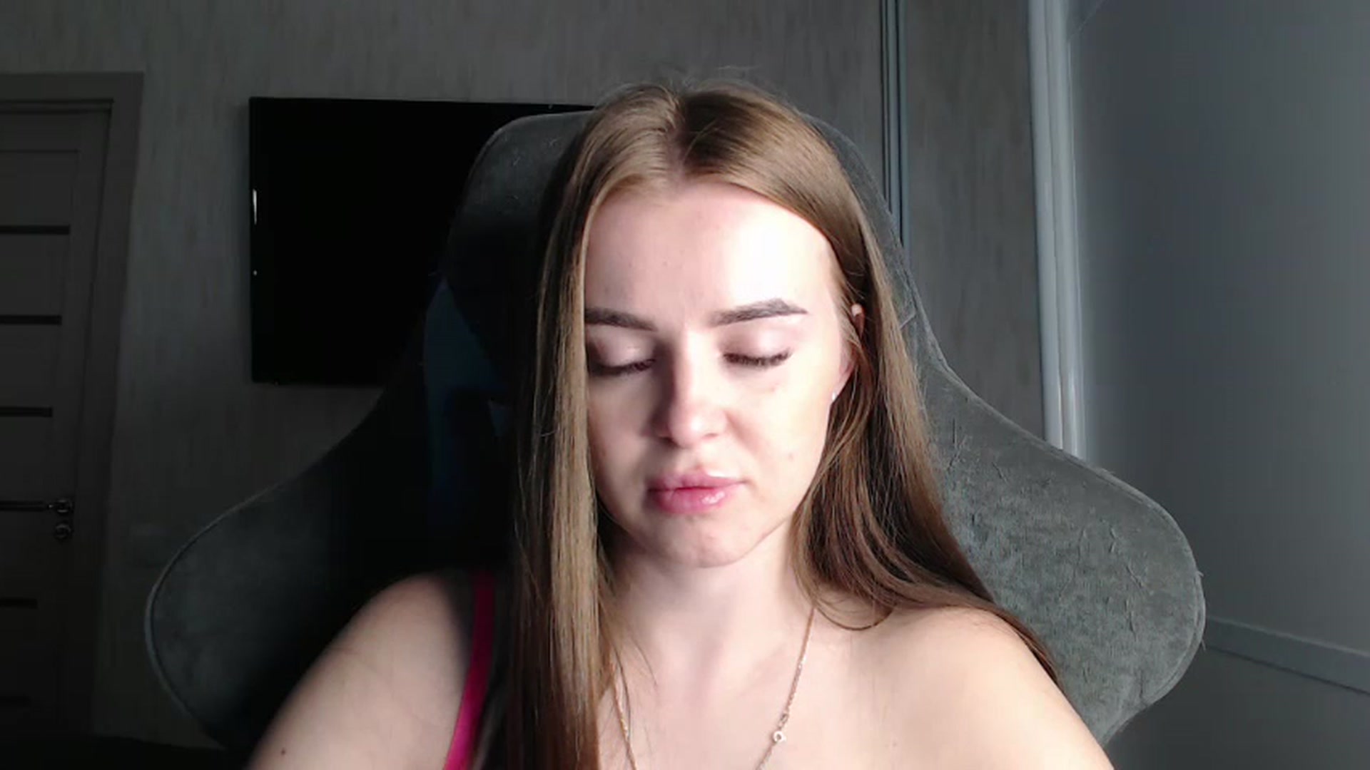 Gallery image thumbnail from BitsyMia's myfreecams stream on, 08/12/2024, 04:57 image 18 of 20