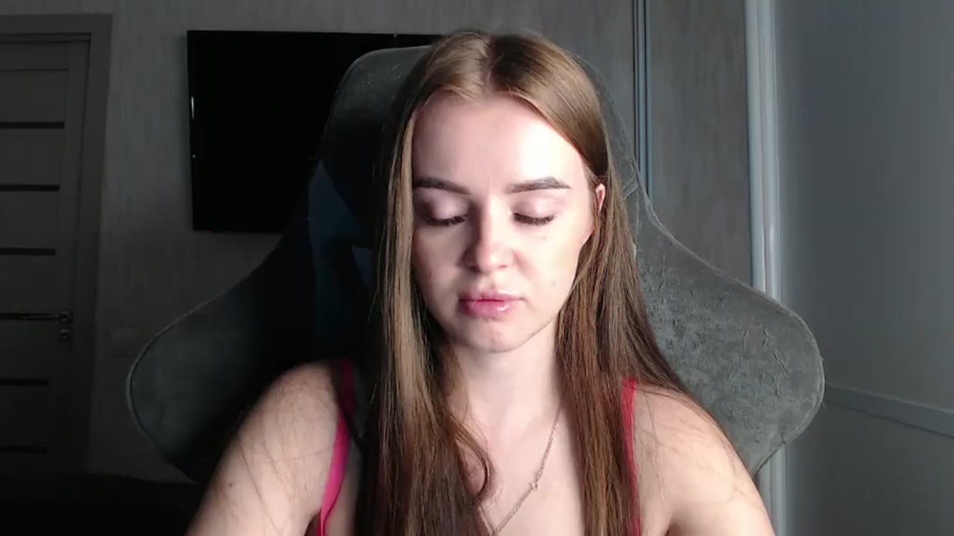 Gallery image thumbnail from BitsyMia's myfreecams stream on, 08/12/2024, 05:14 image 9 of 20