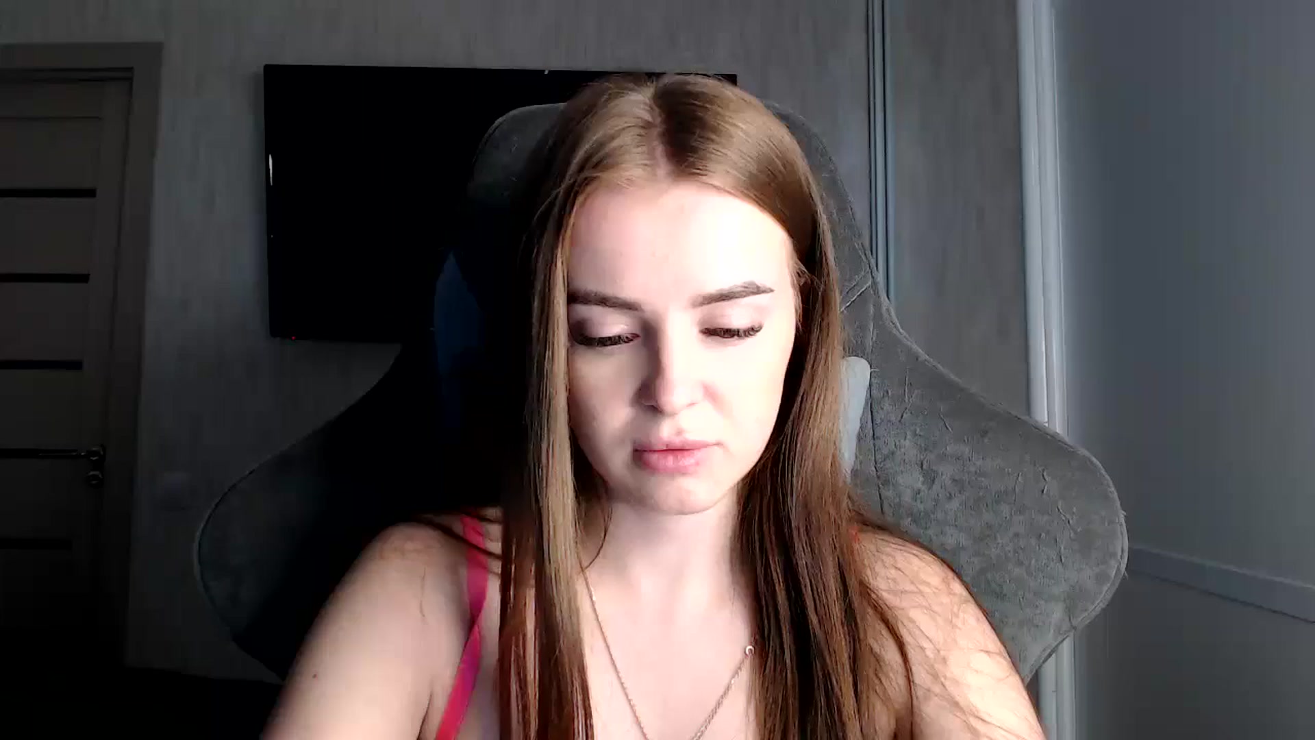 Gallery image thumbnail from BitsyMia's myfreecams stream on, 08/12/2024, 05:57 image 12 of 20