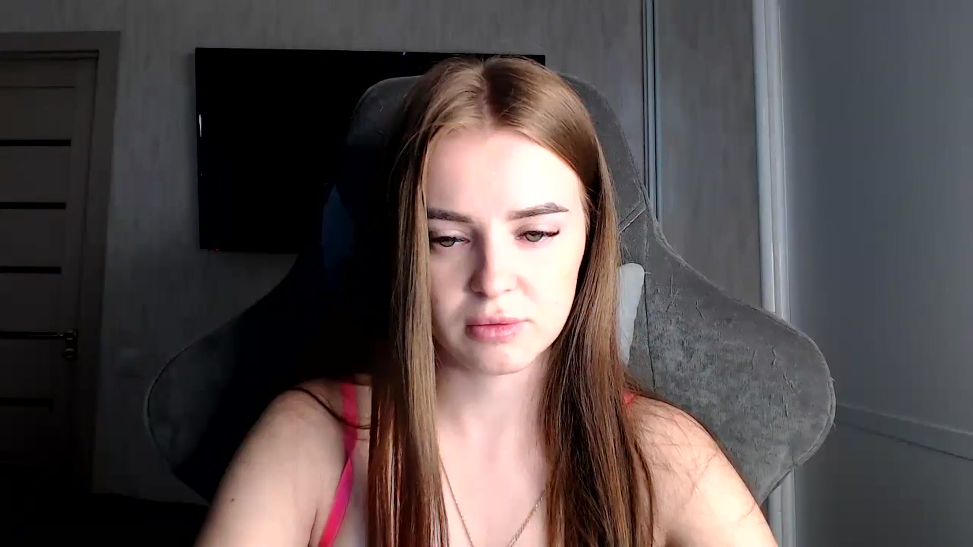 Gallery image thumbnail from BitsyMia's myfreecams stream on, 08/12/2024, 05:57 image 16 of 20