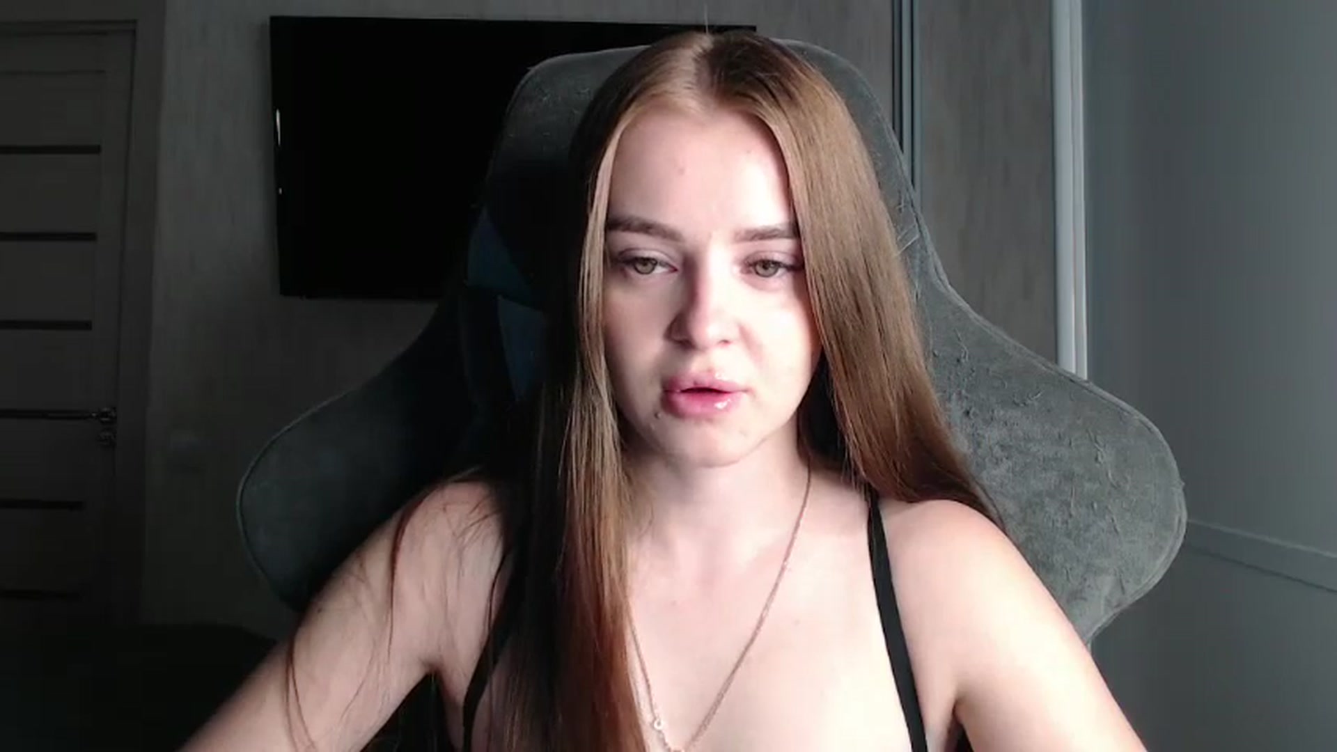 Gallery image thumbnail from BitsyMia's myfreecams stream on, 08/19/2024, 04:26 image 2 of 20
