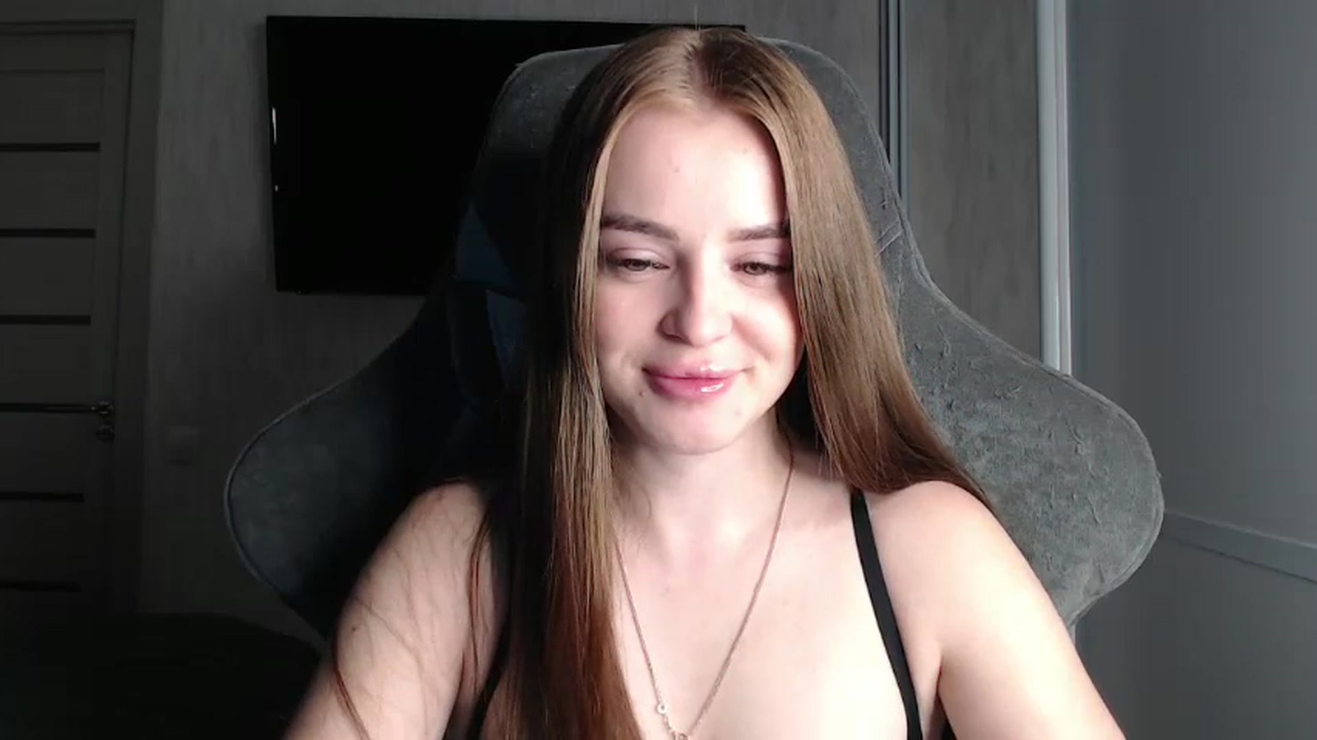Gallery image thumbnail from BitsyMia's myfreecams stream on, 08/19/2024, 04:26 image 9 of 20