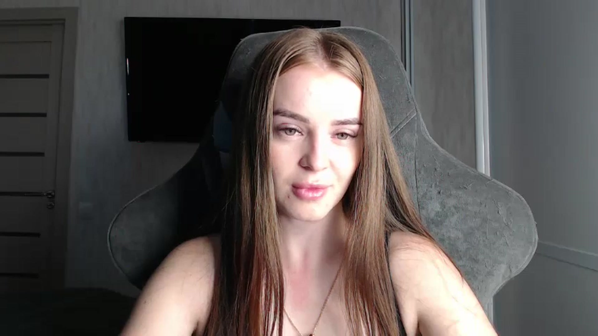 Gallery image thumbnail from BitsyMia's myfreecams stream on, 08/19/2024, 05:16 image 7 of 20
