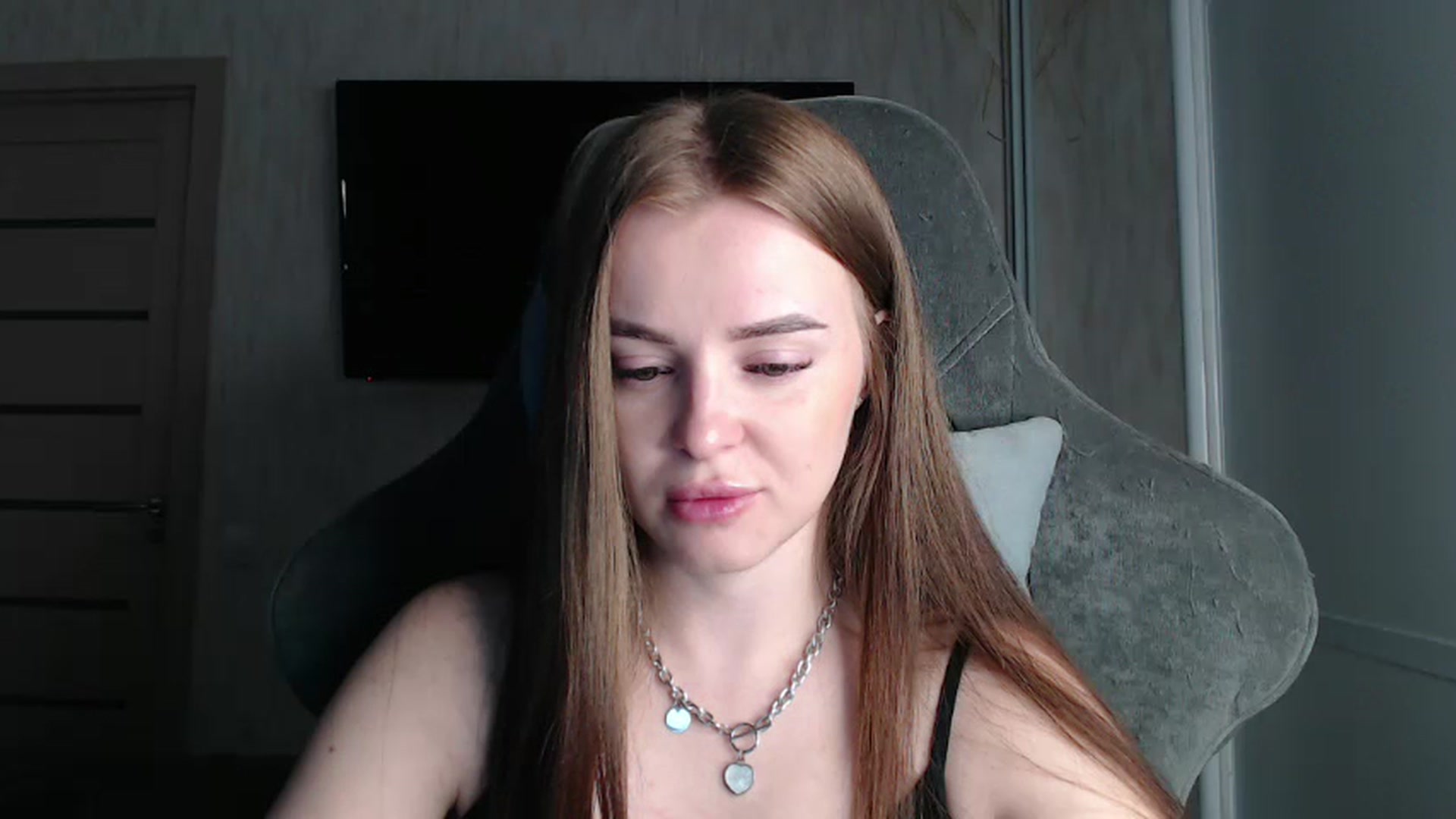 Gallery image thumbnail from BitsyMia's myfreecams stream on, 08/22/2024, 05:34 image 5 of 20